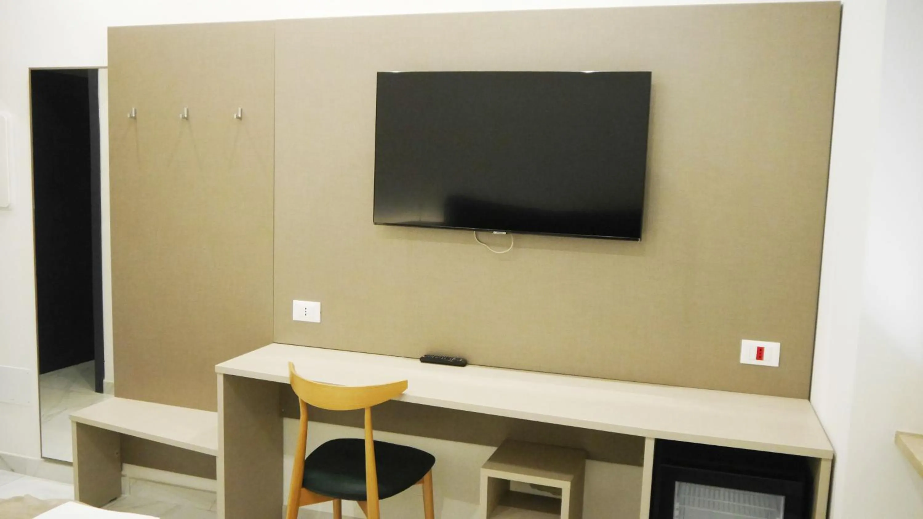 TV and multimedia in HOTEL HOUSE GARGANO