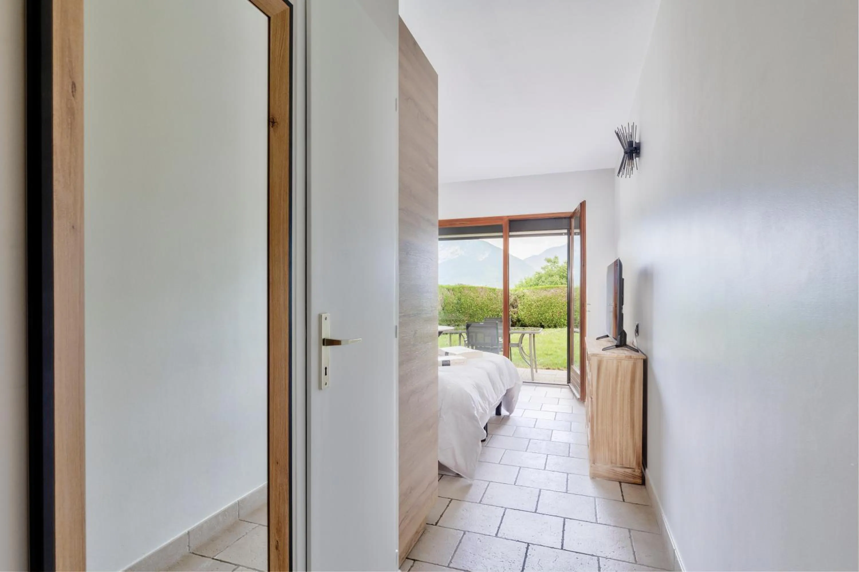 Photo of the whole room in La Parenthèse Enchantée