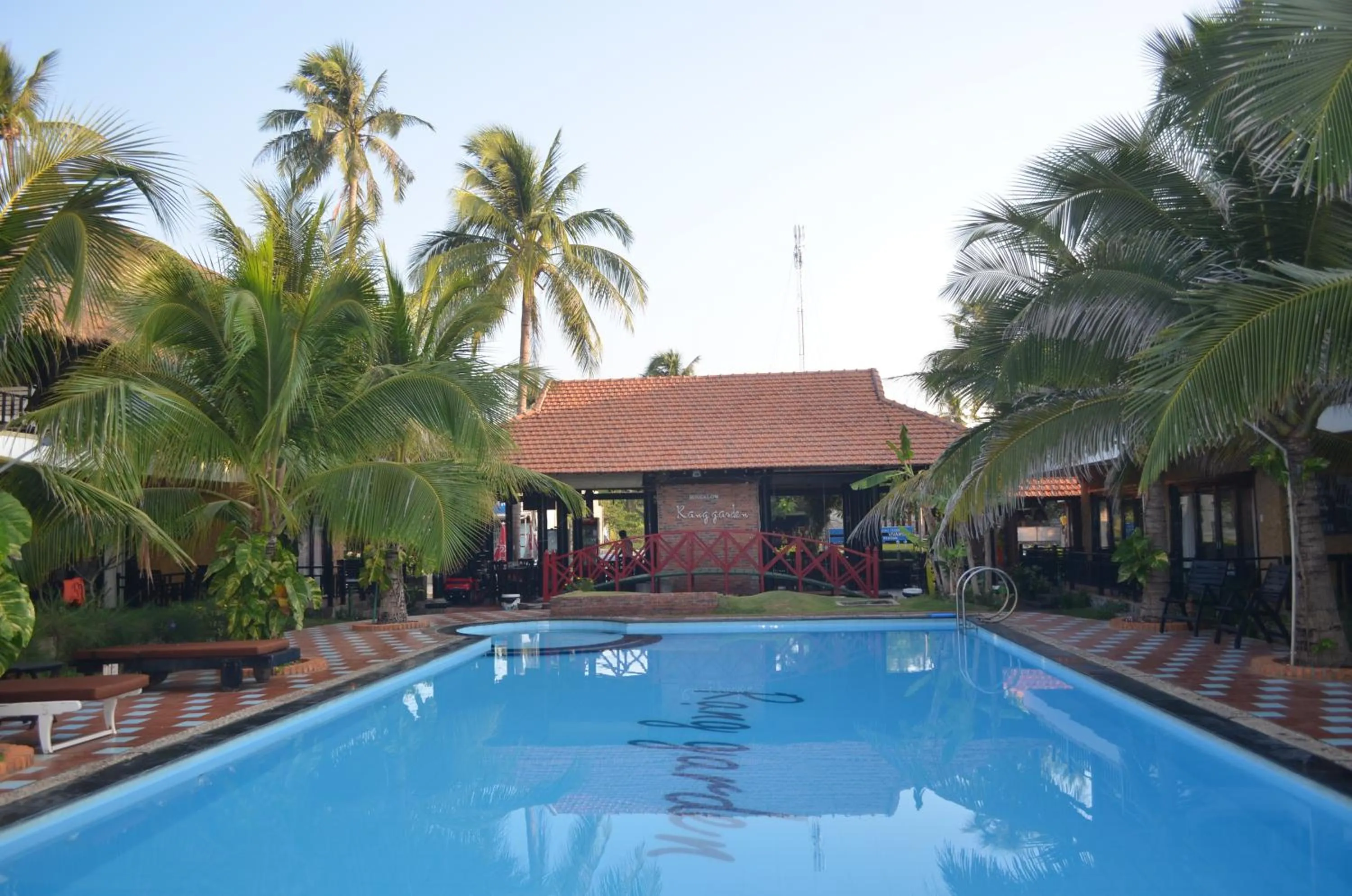 Swimming pool in Rang Garden Beach Side