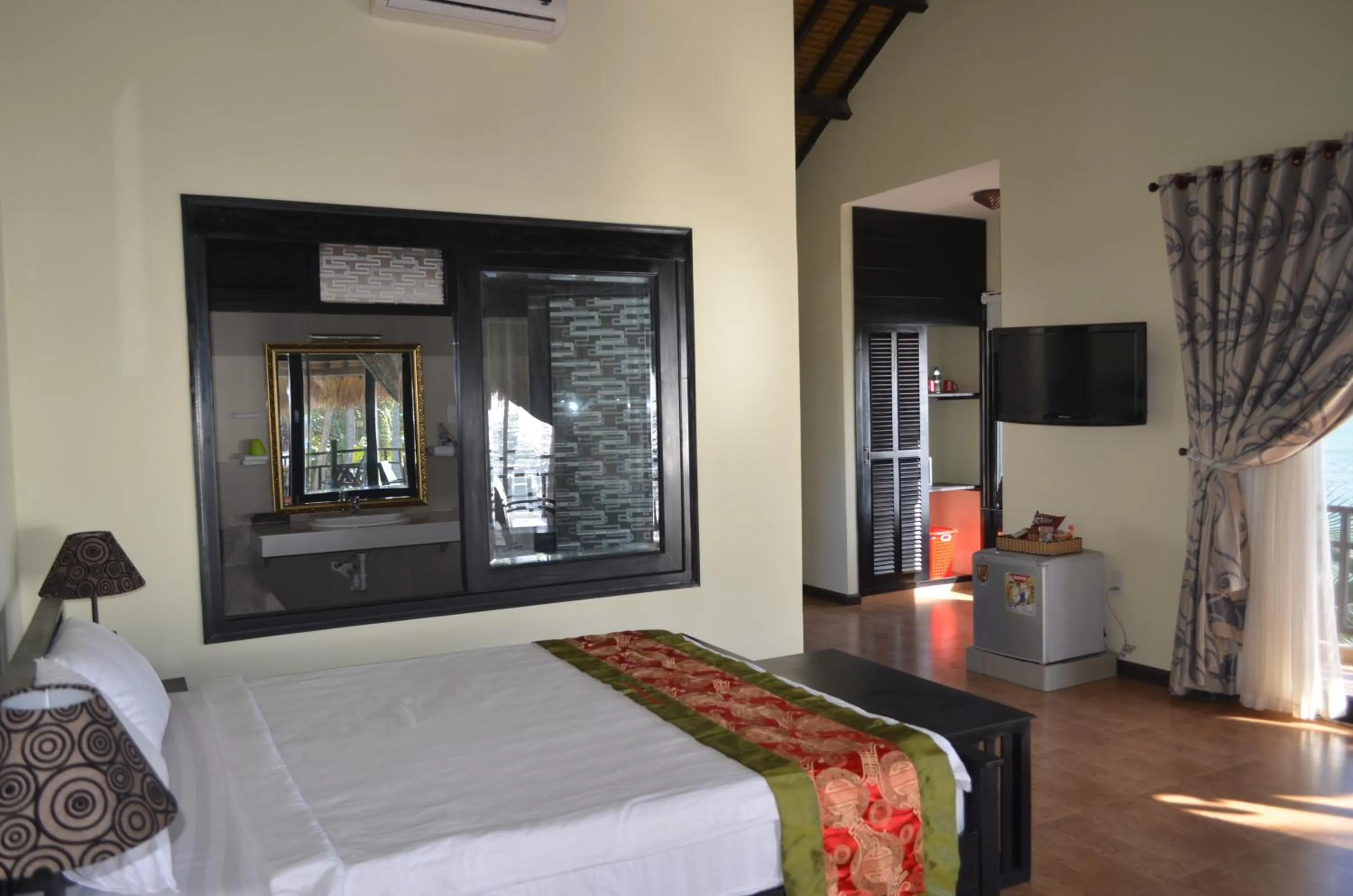 Bedroom, Bed in Rang Garden Beach Side