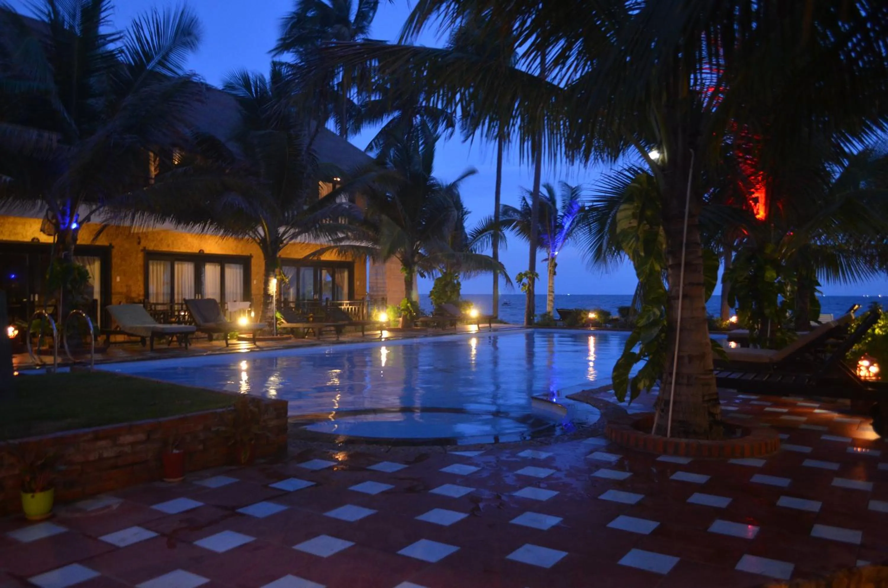 Pool view in Rang Garden Beach Side