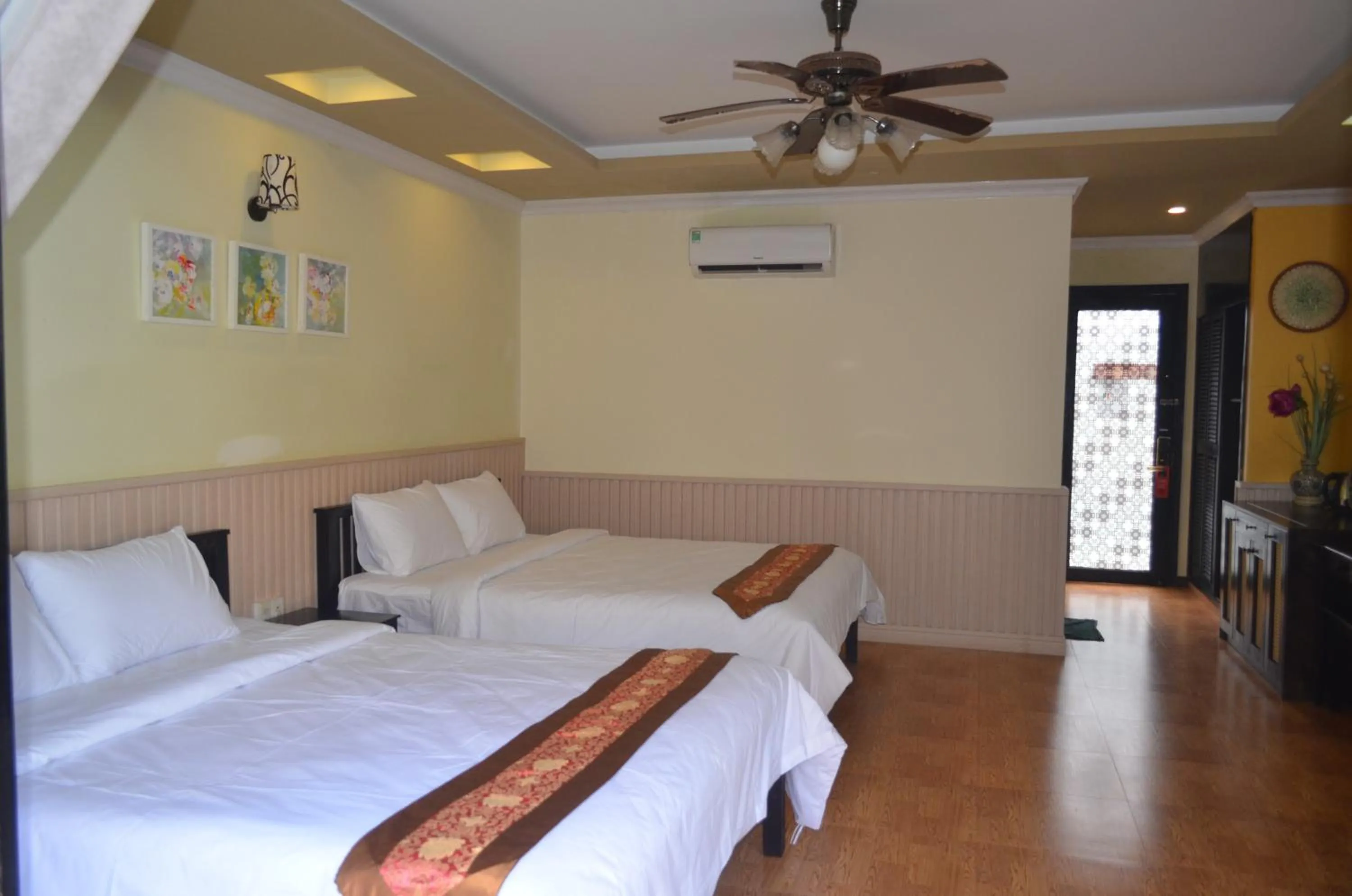 Bed in Rang Garden Beach Side