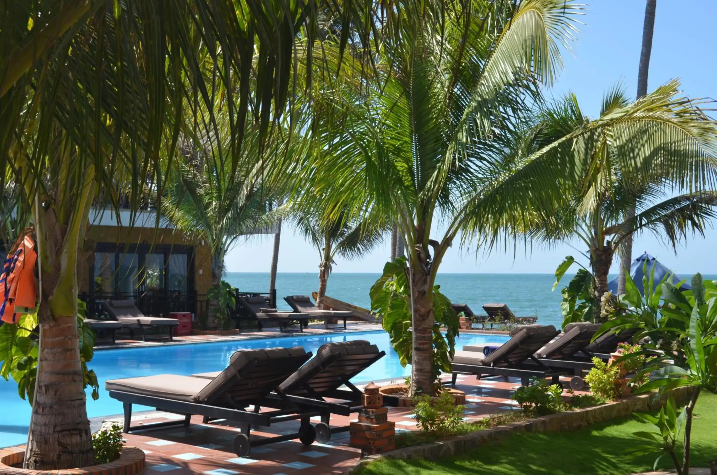 Standard Quadruple Room with Pool View in Rang Garden Beach Side Standard Quadruple Room with Pool View in Rang Garden Beach Side