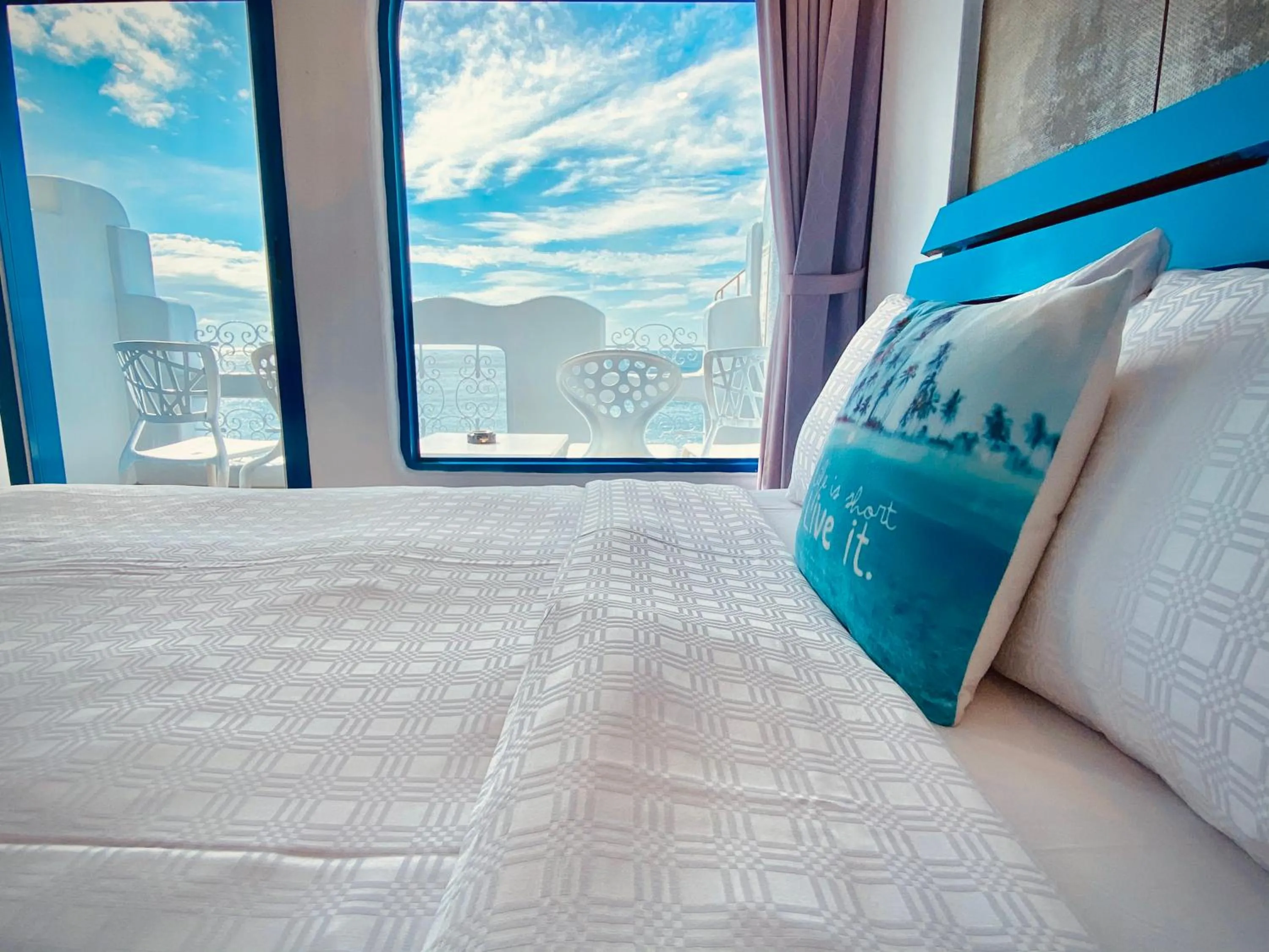 Photo of the whole room, Bed in Seyan Inn