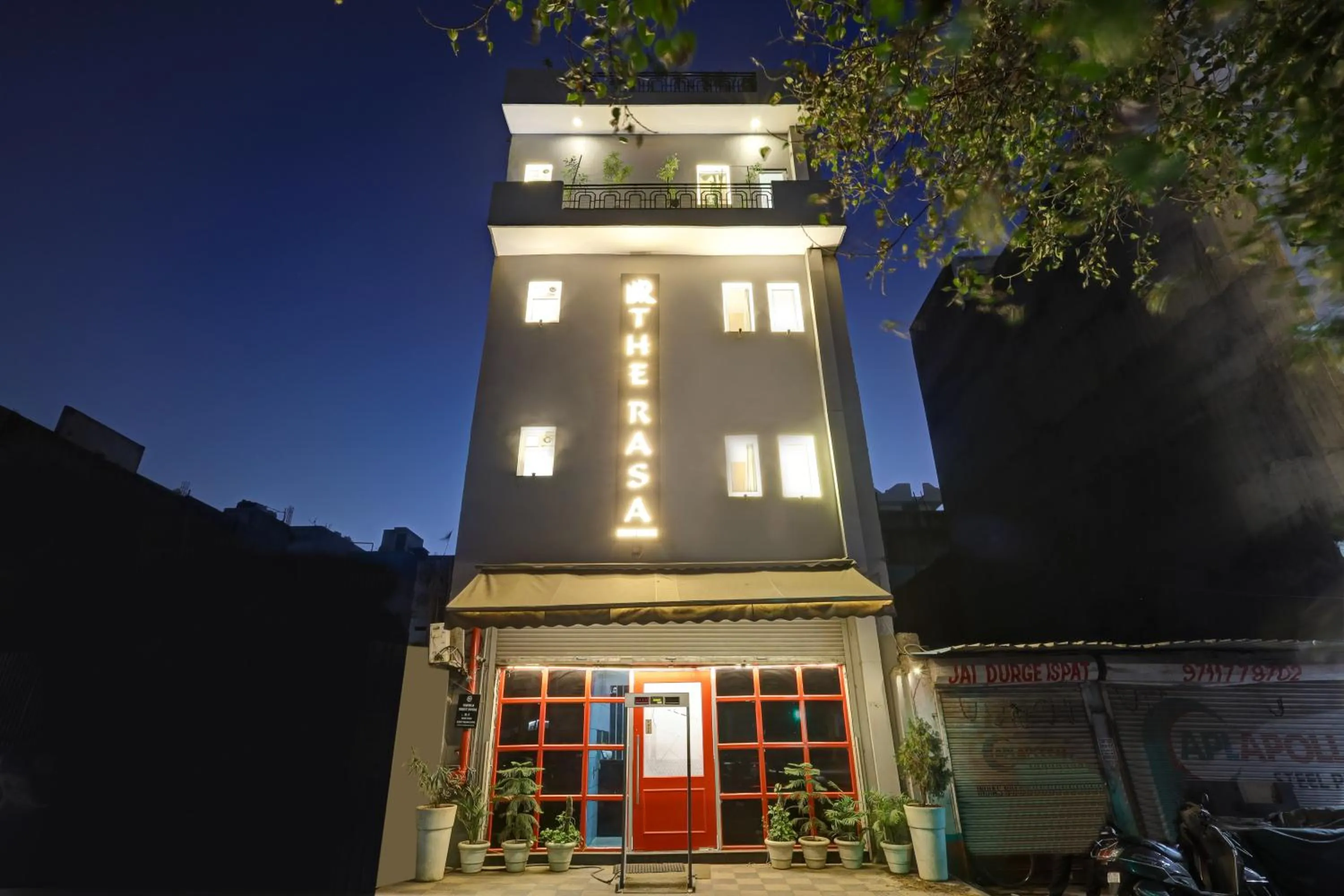 Property building in Hotel The Rasa Near Welcome Metro Station