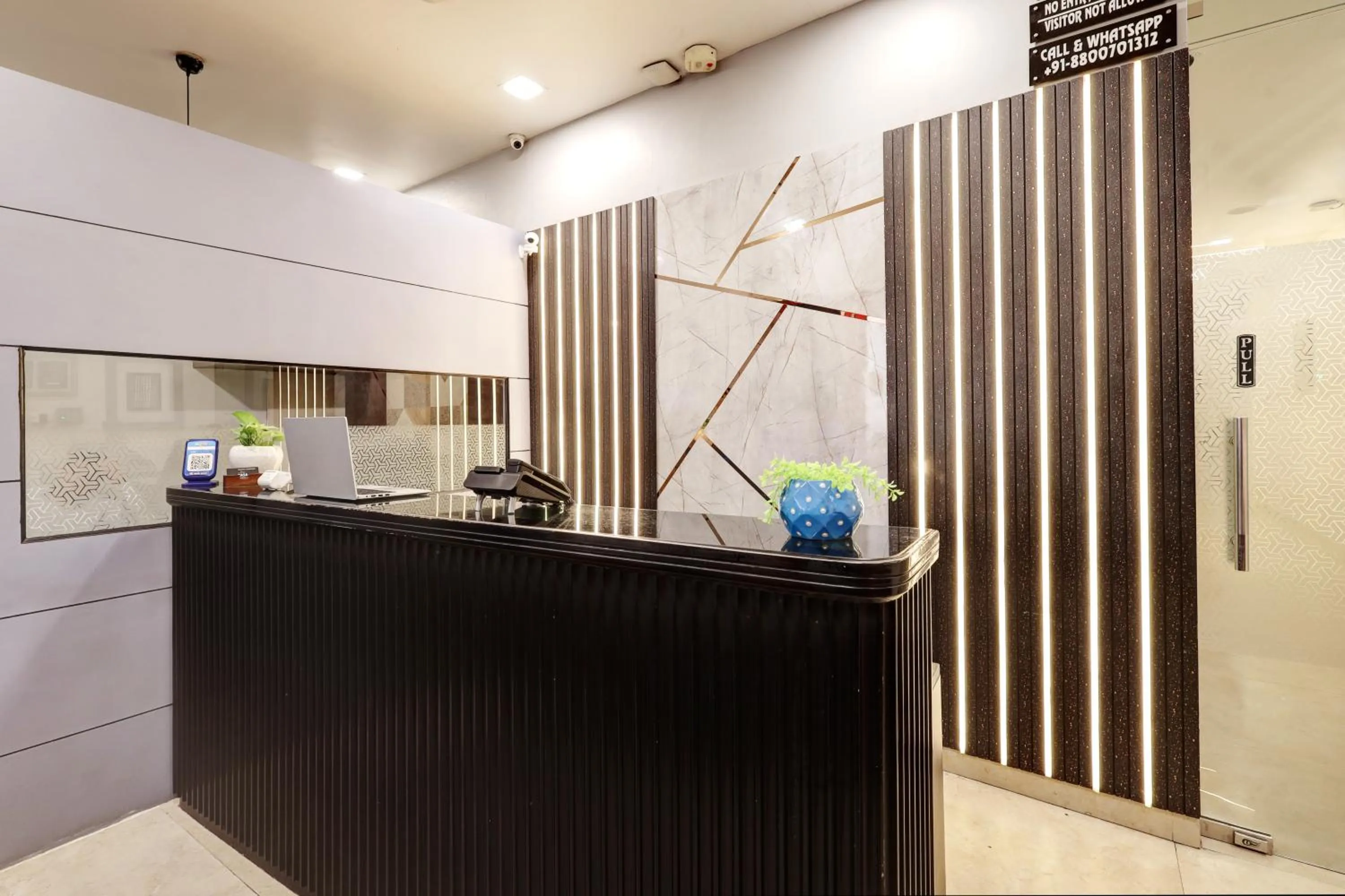 Lobby or reception in Hotel The Rasa Near Welcome Metro Station