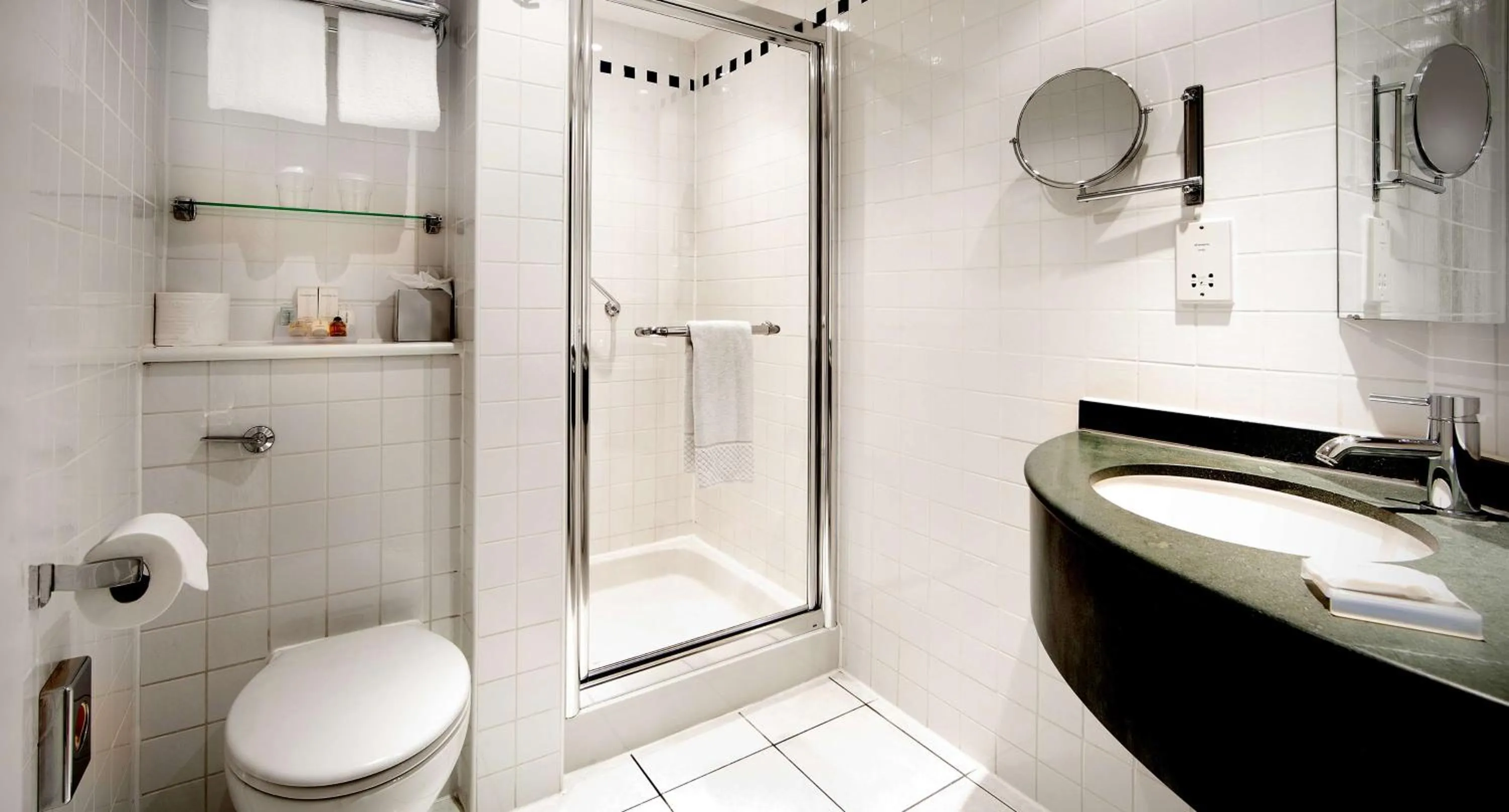 Queen Room with River View - Mobility Access in Hilton Garden Inn Glasgow City Centre