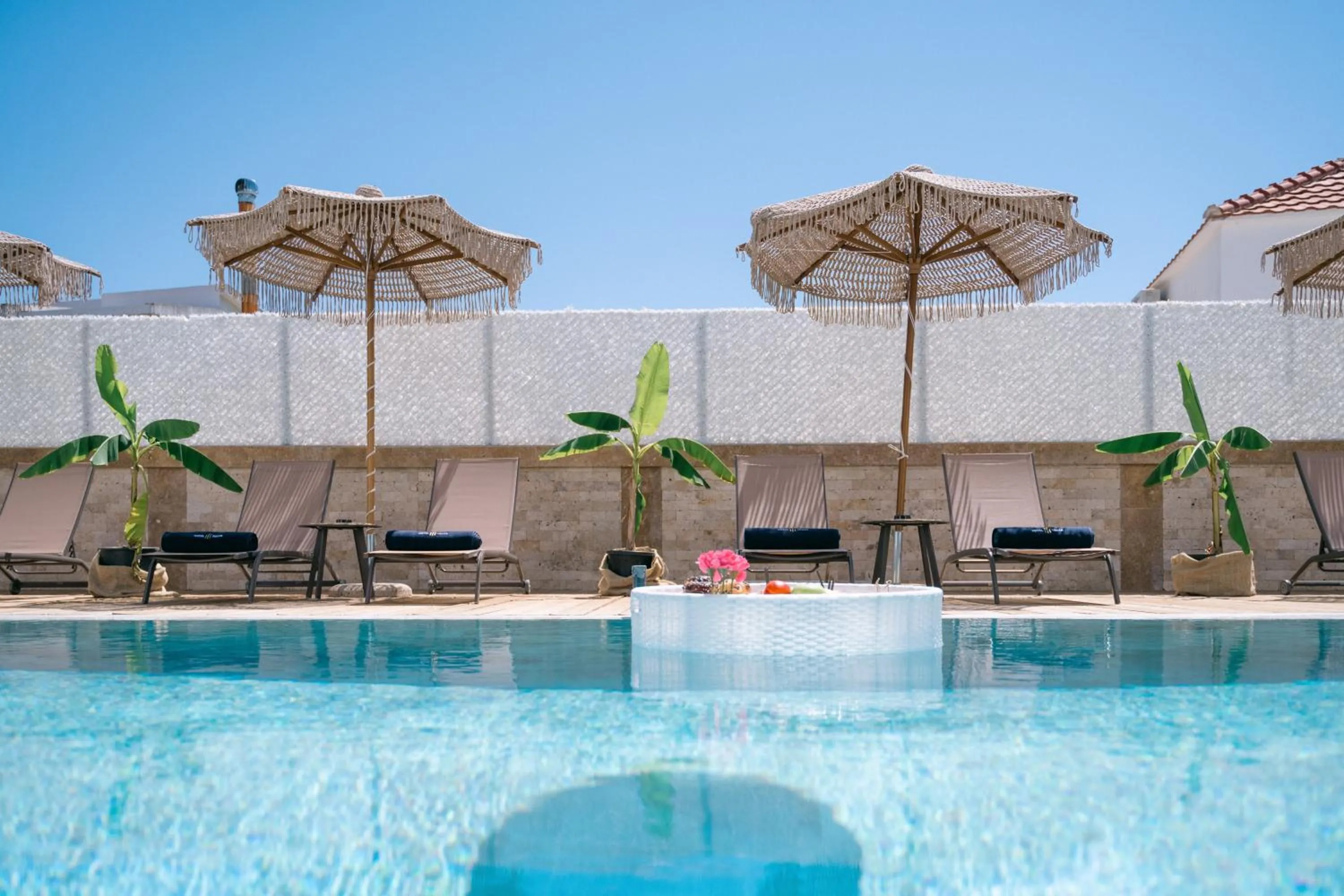 Pool view in Hotel Teuta