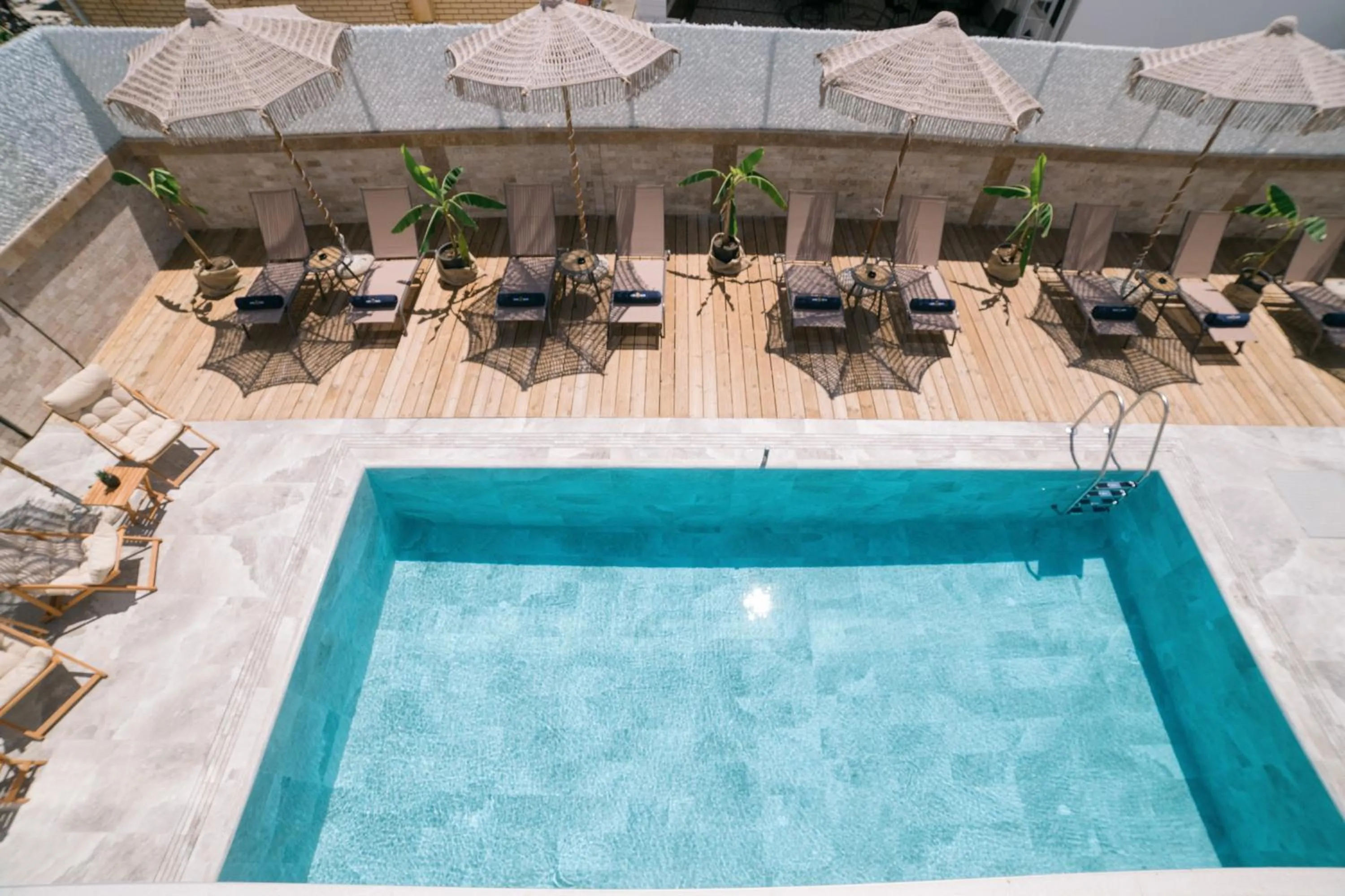 Pool view in Hotel Teuta