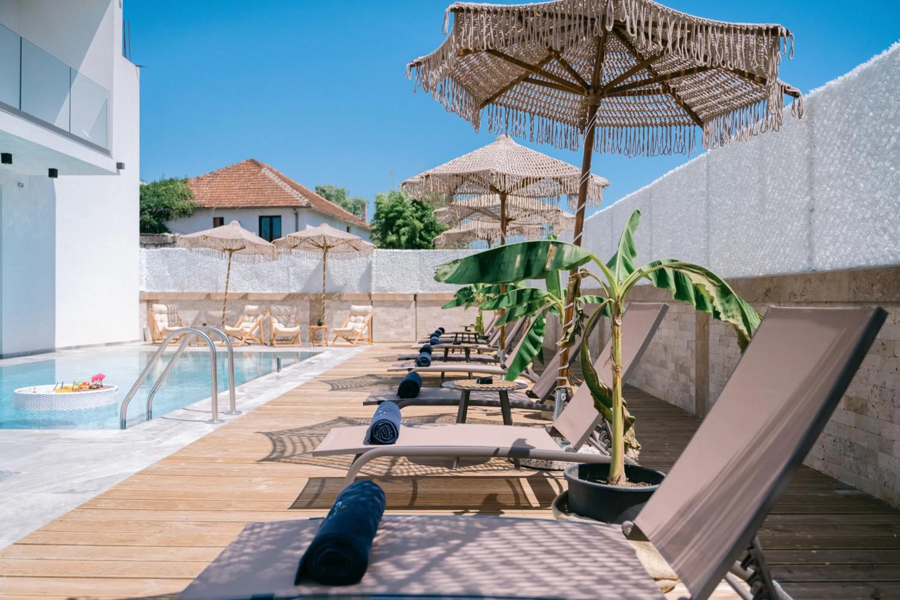 Pool view in Hotel Teuta