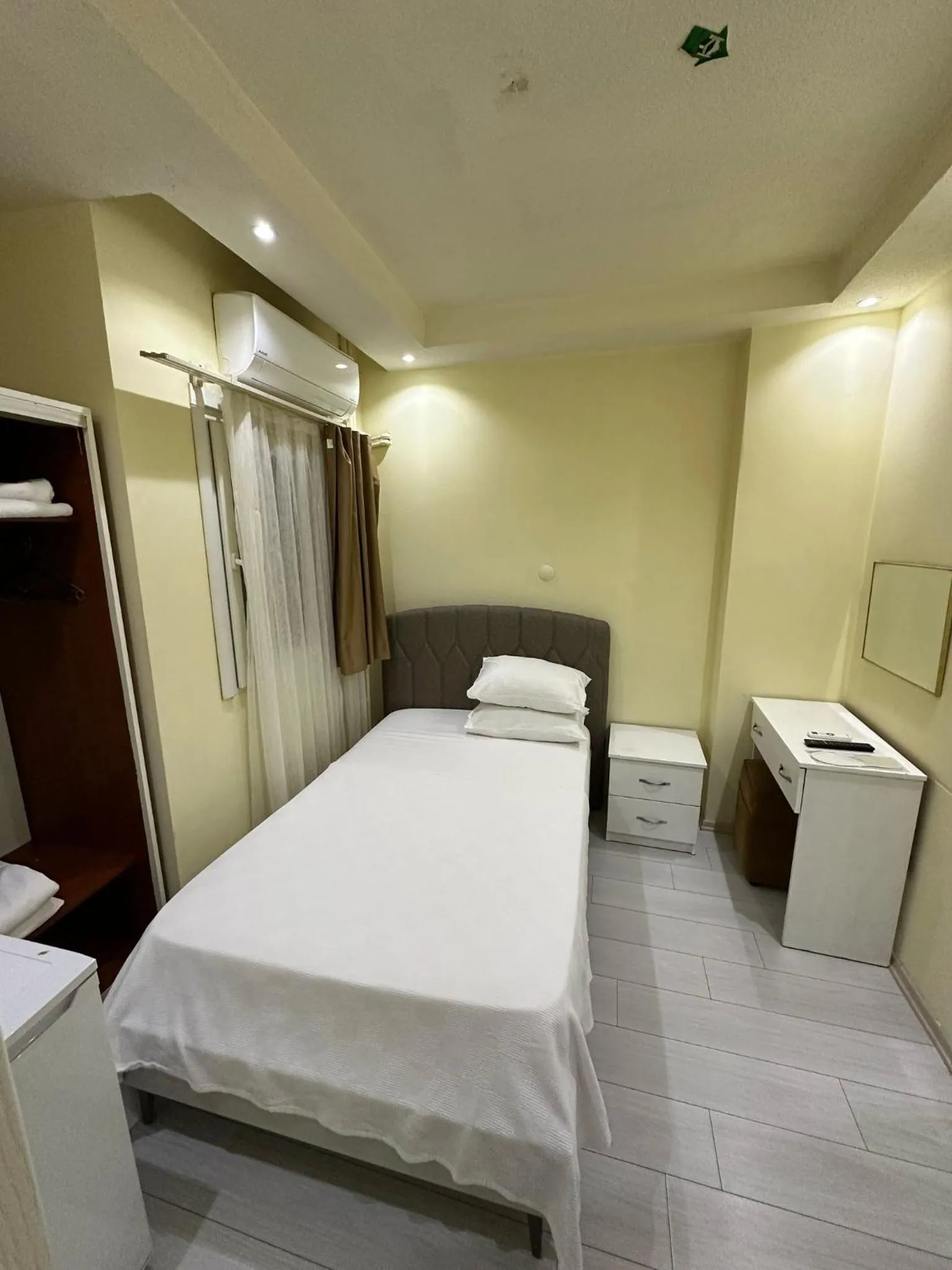 Bed in NAVAL HOTEL YALOVA