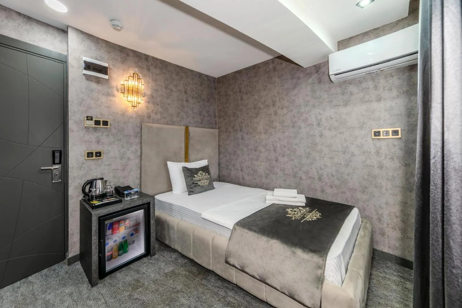 Bed in Golden Bazaar hotel