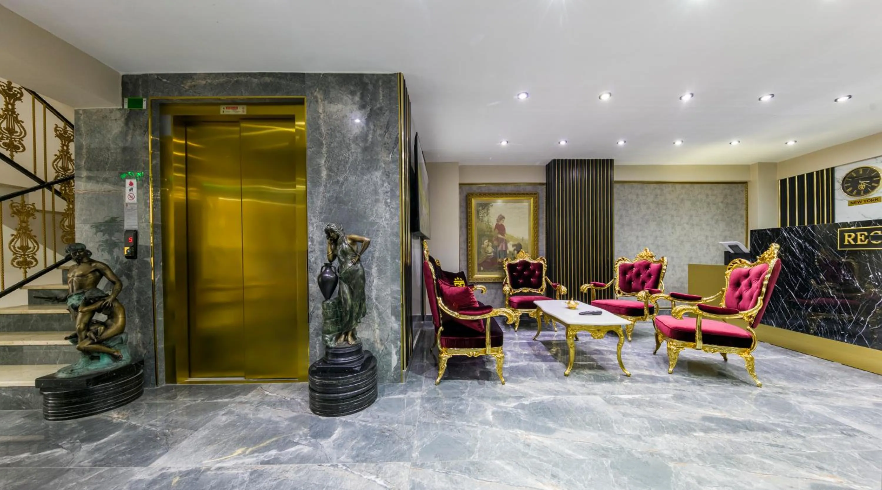 Living room in Golden Bazaar hotel