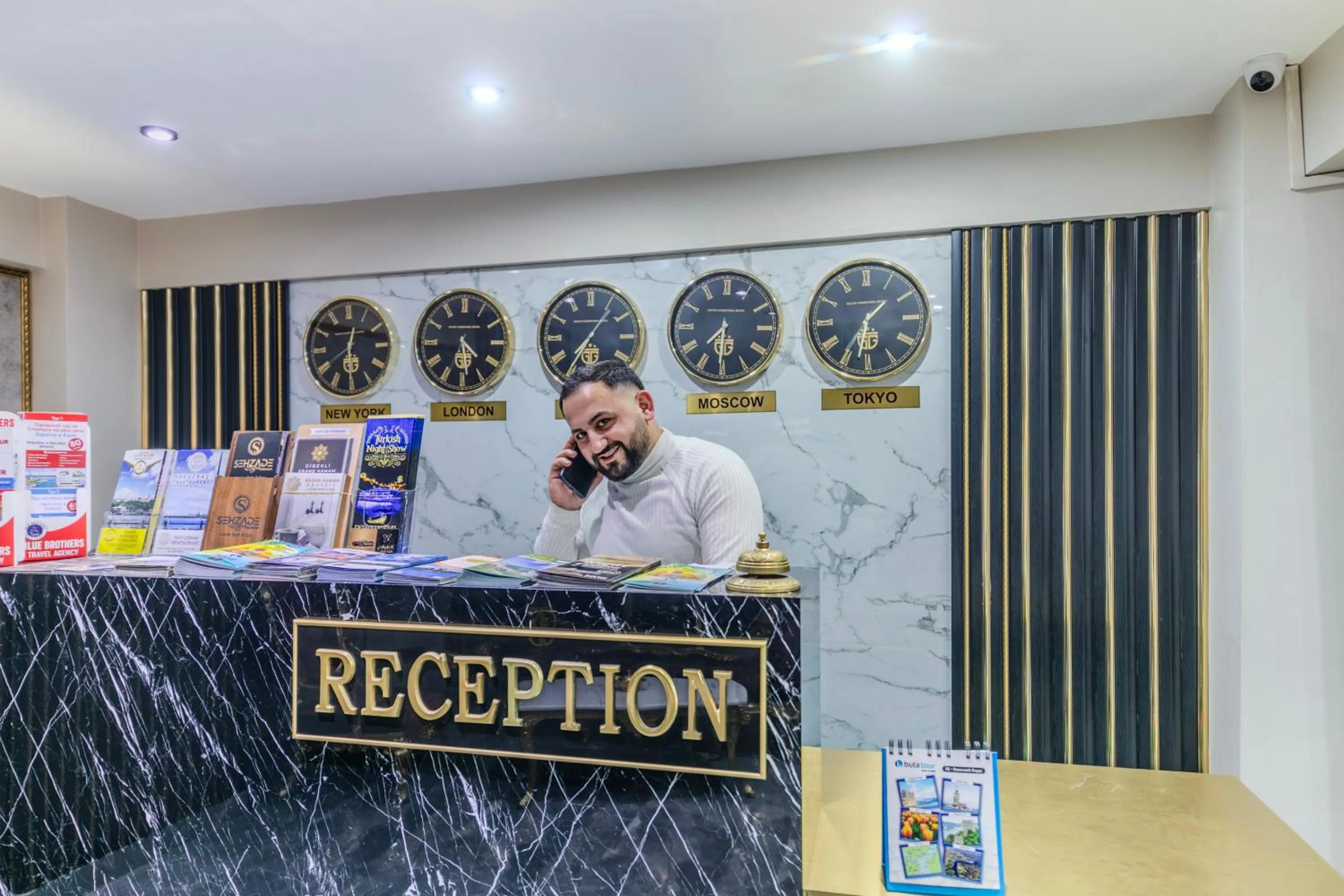 Lobby or reception in Golden Bazaar hotel