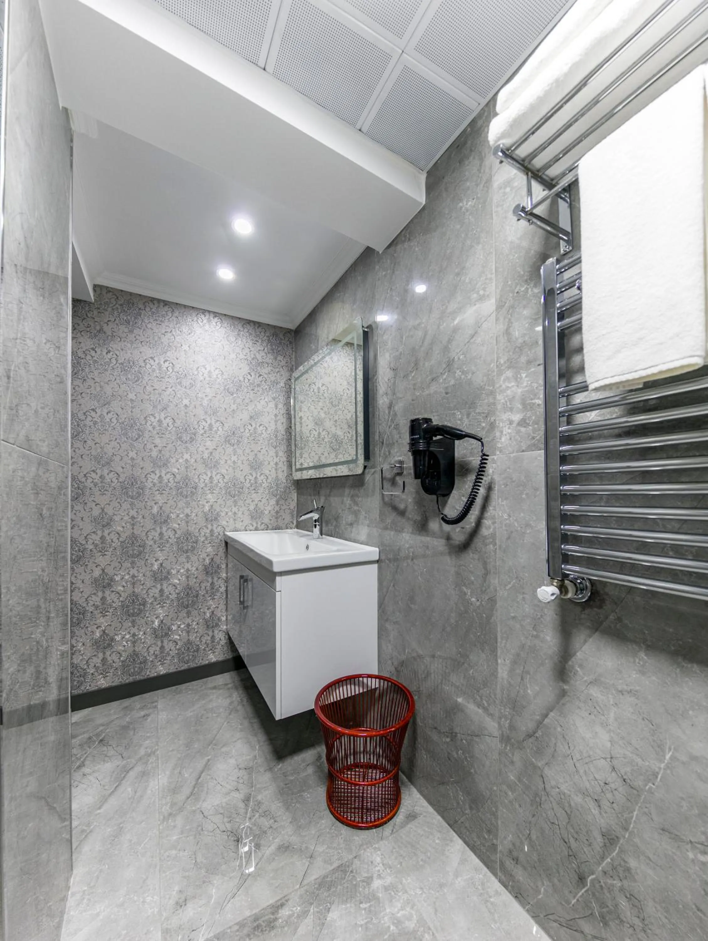 Bathroom in Golden Bazaar hotel