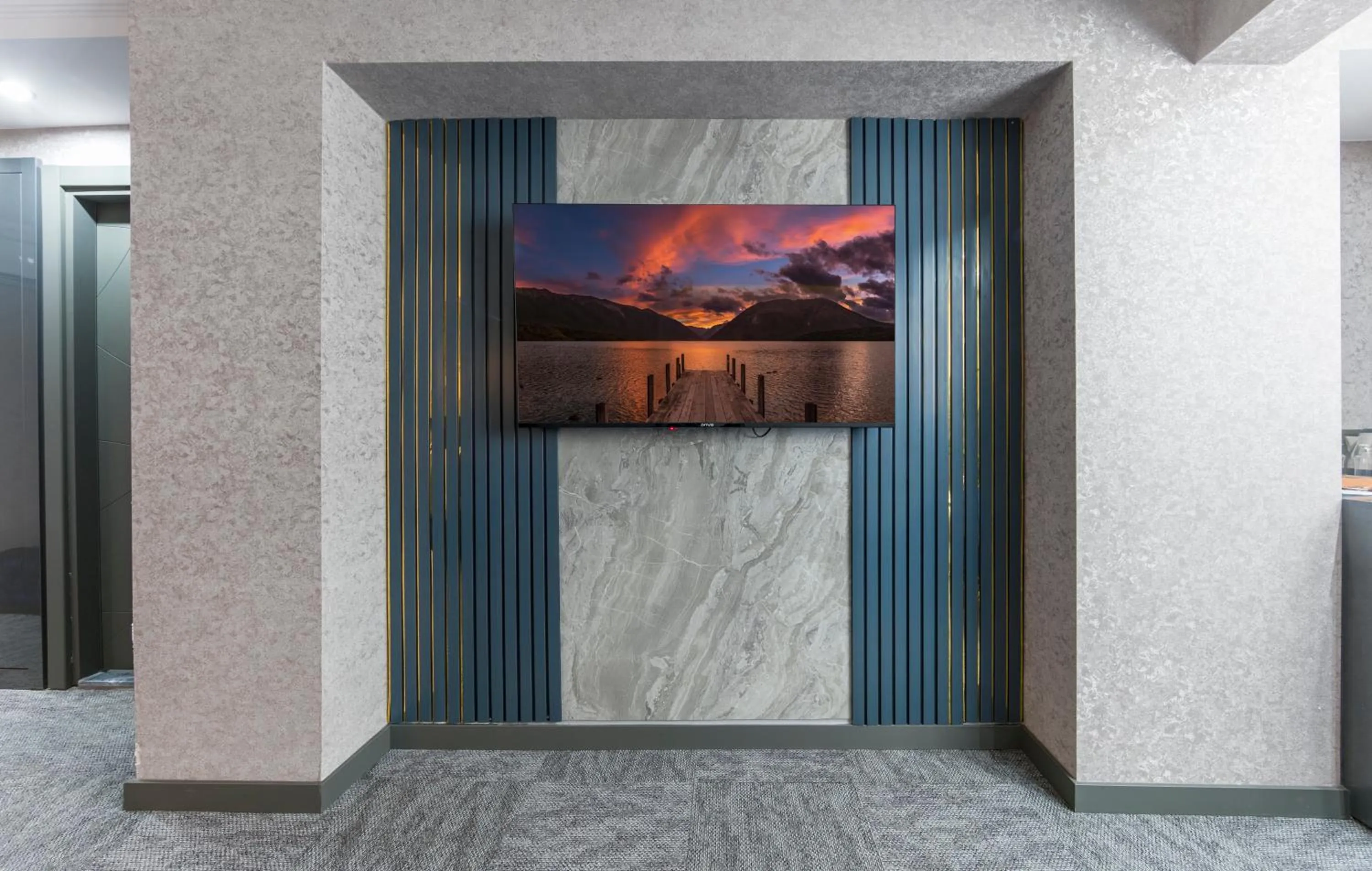 TV and multimedia in Golden Bazaar hotel