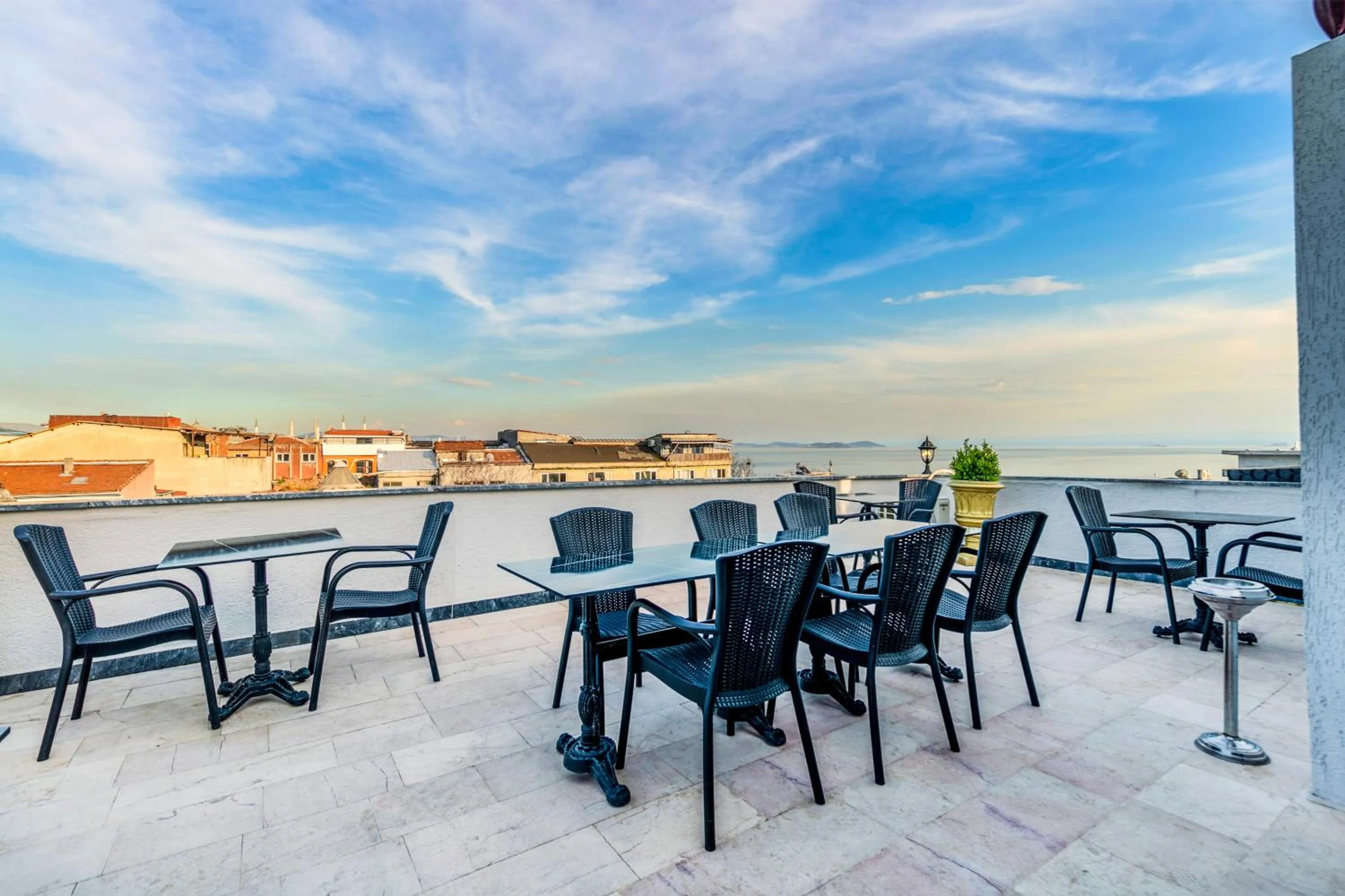Balcony/Terrace in Golden Bazaar hotel