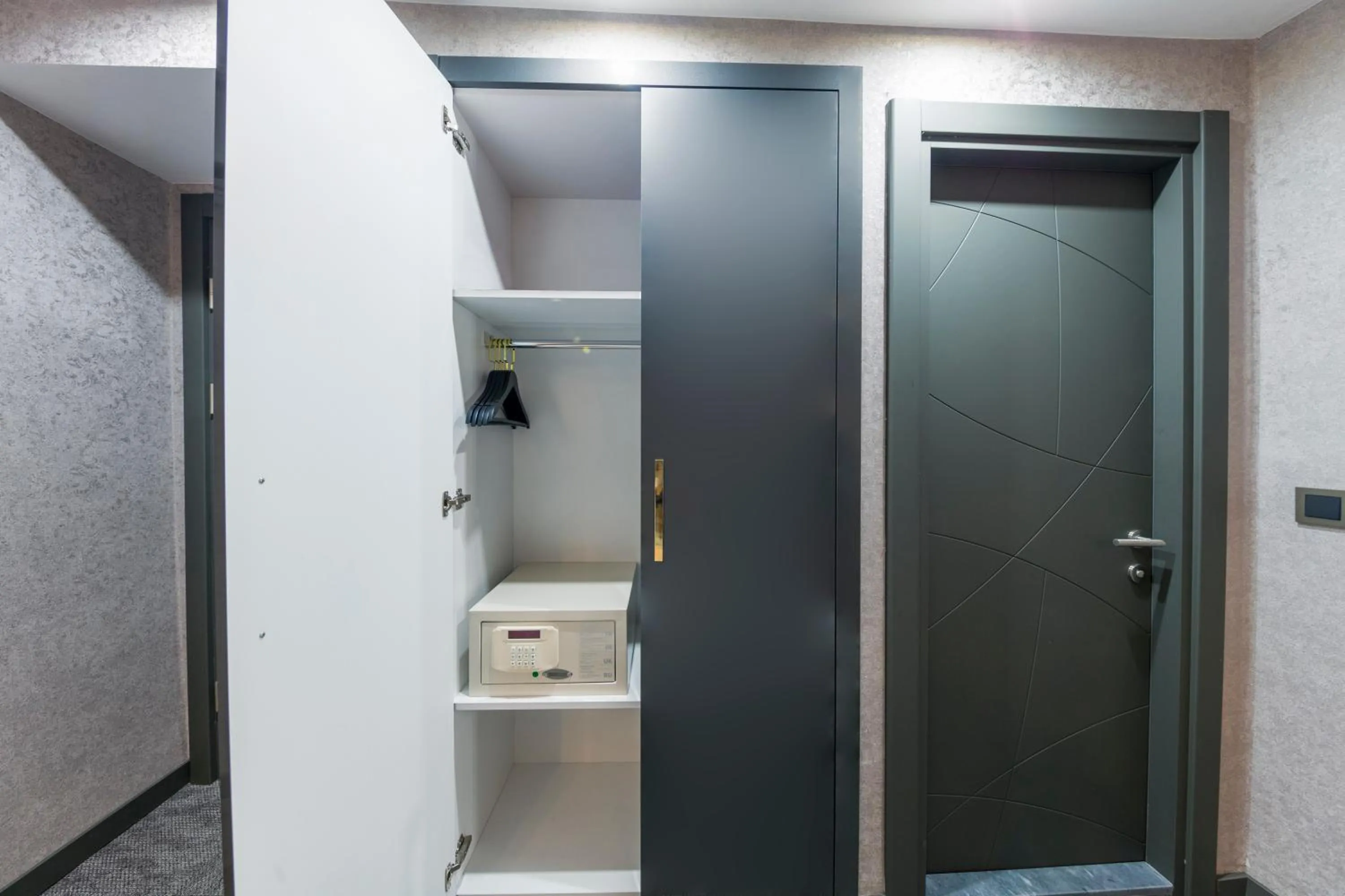 safe in Golden Bazaar hotel