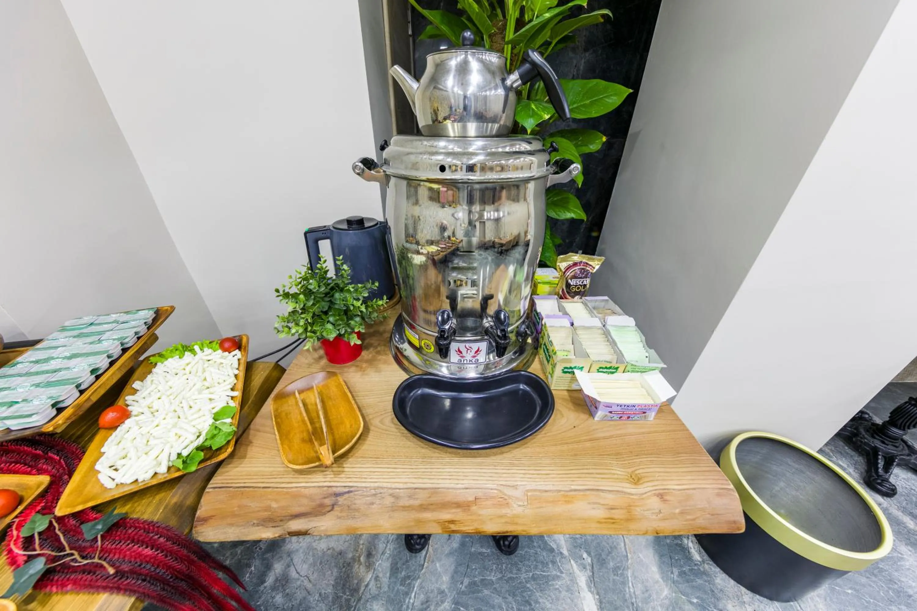 Coffee/tea facilities in Golden Bazaar hotel