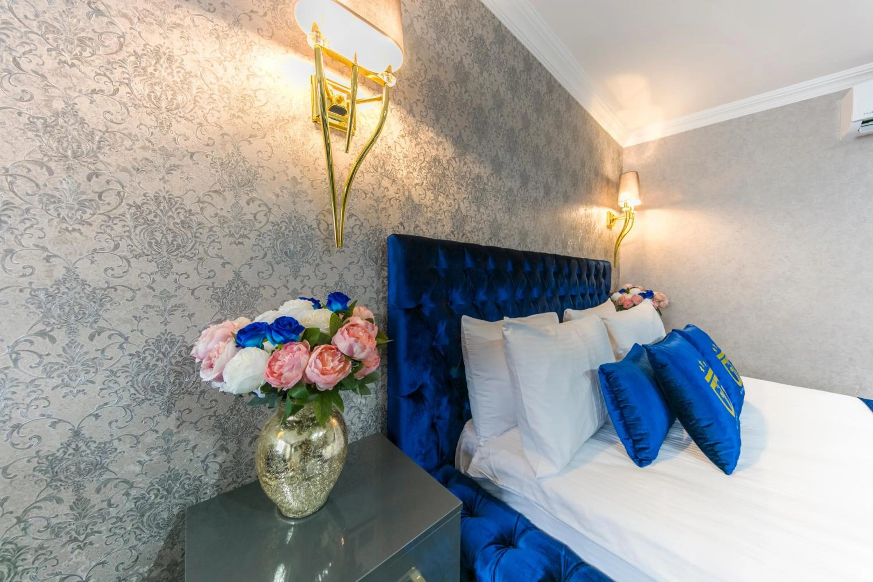 Decorative detail, Bed in Golden Bazaar hotel