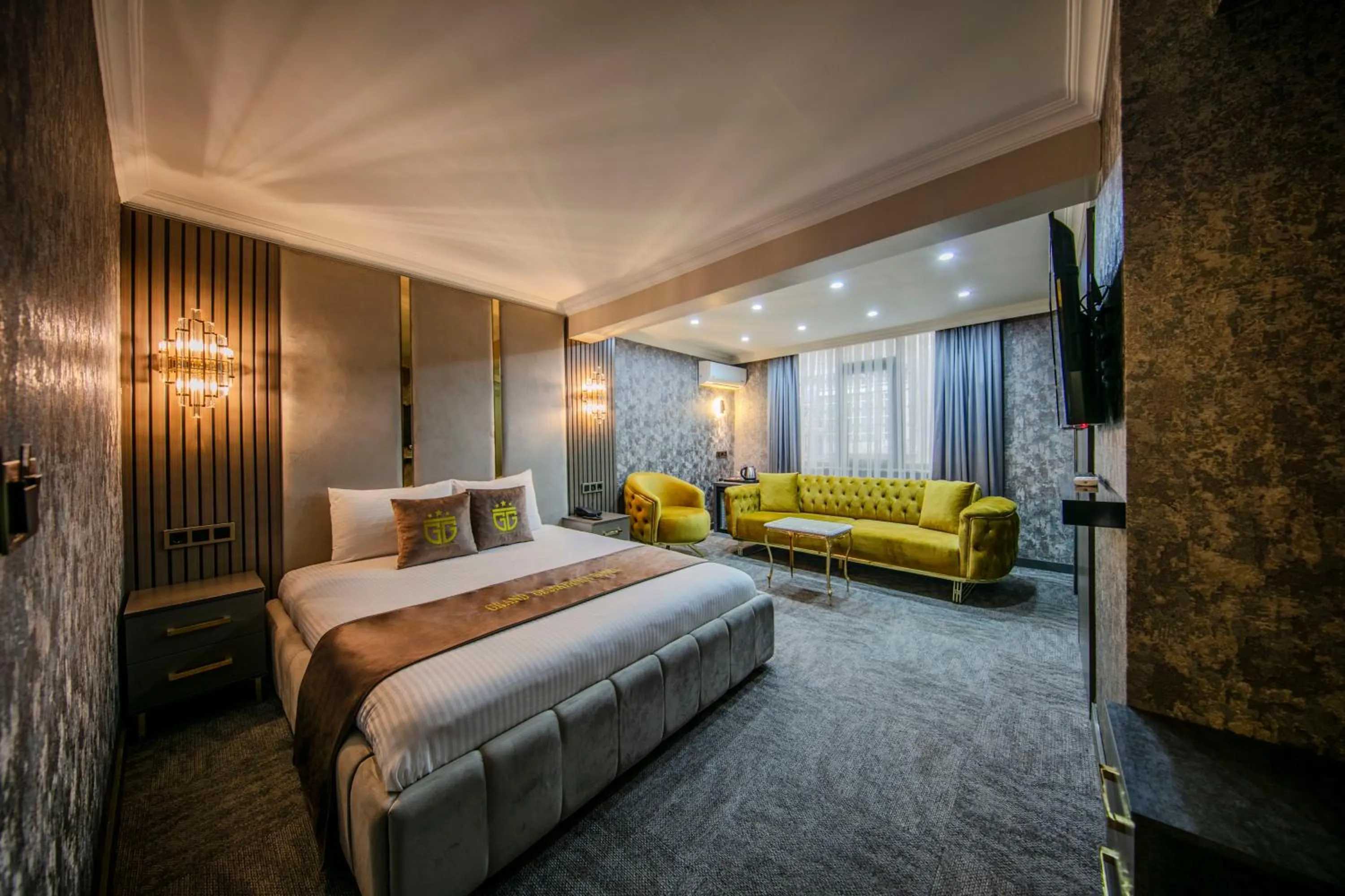 Bed in Golden Bazaar hotel