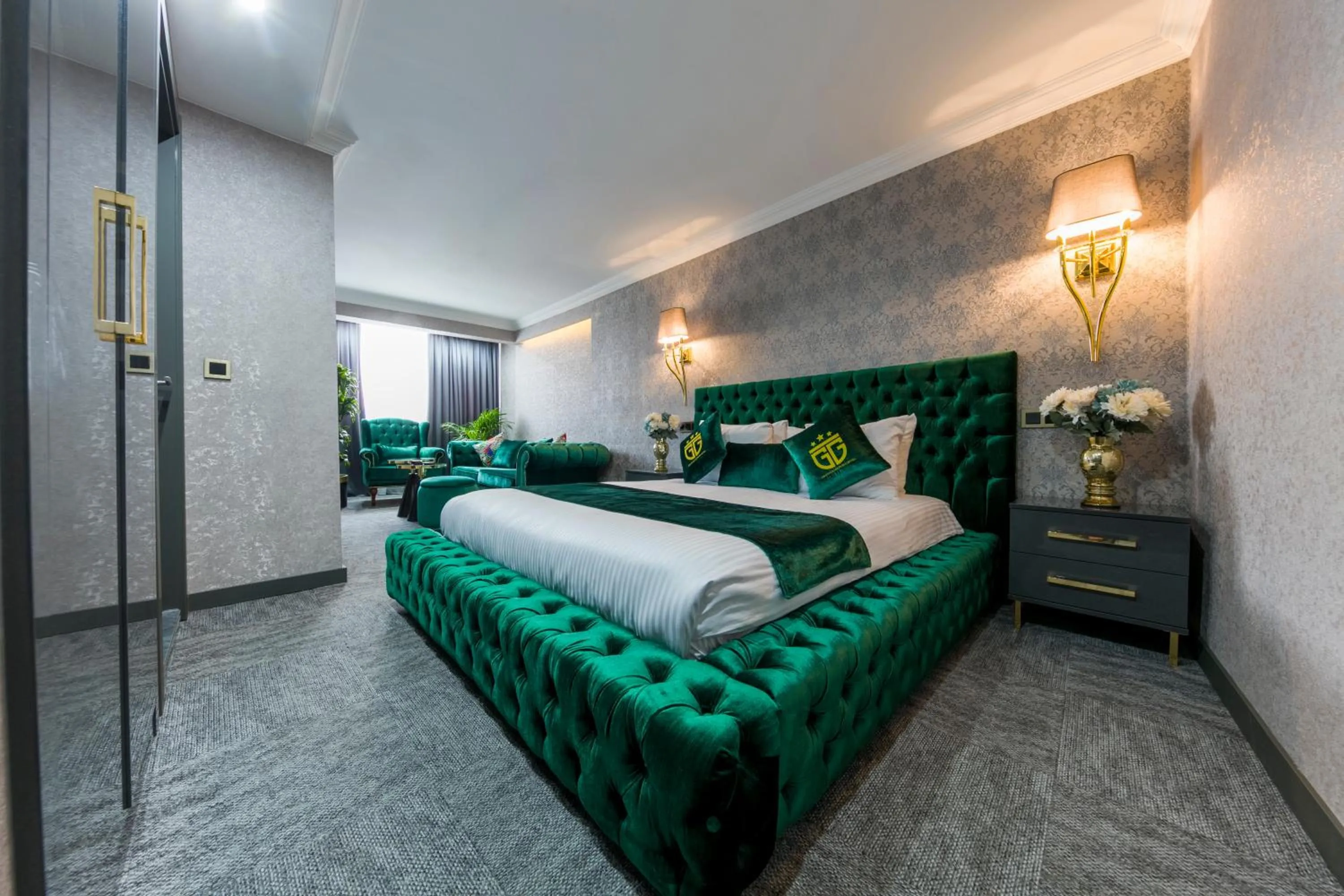 Massage, Bed in Golden Bazaar hotel