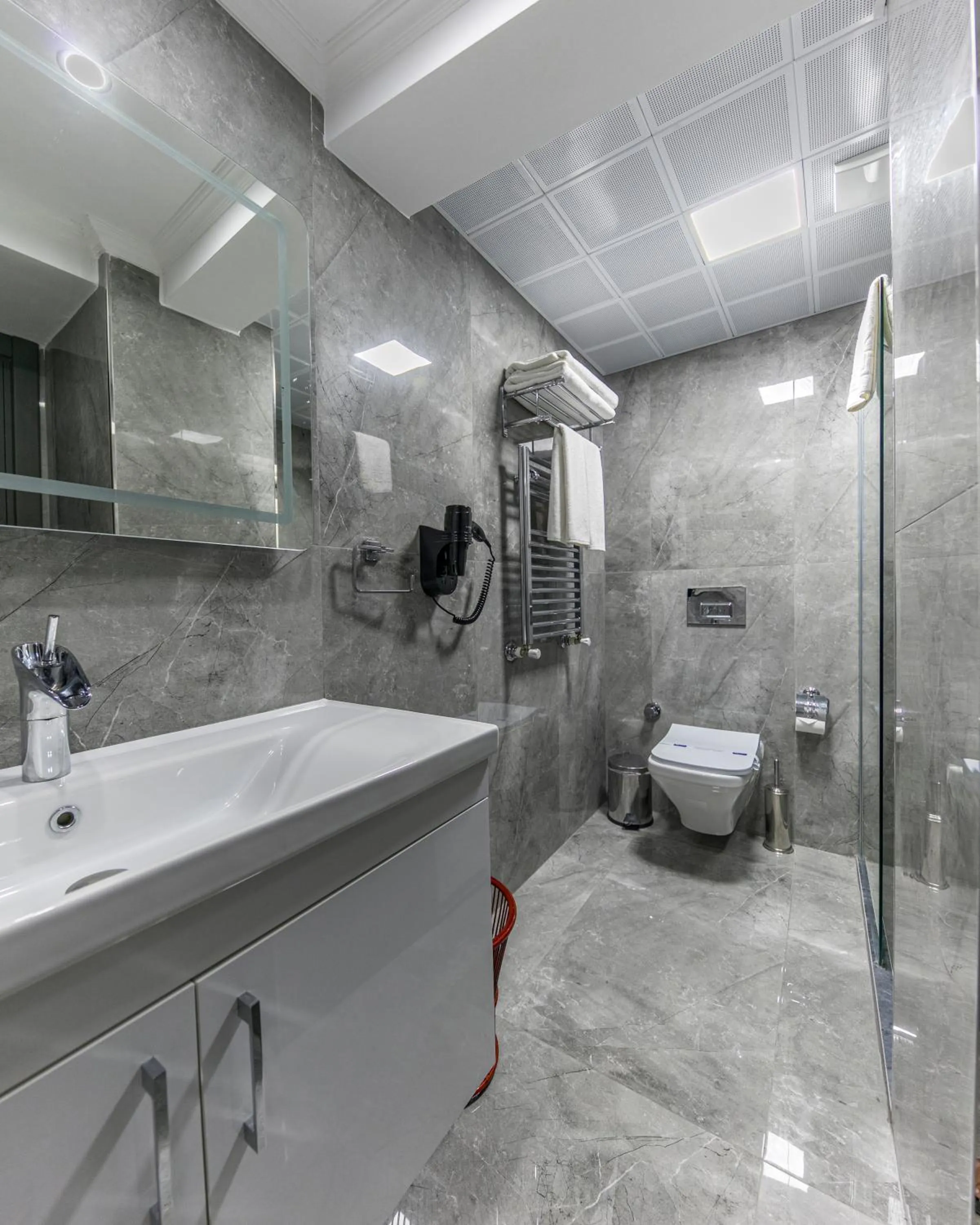 Shower in Golden Bazaar hotel