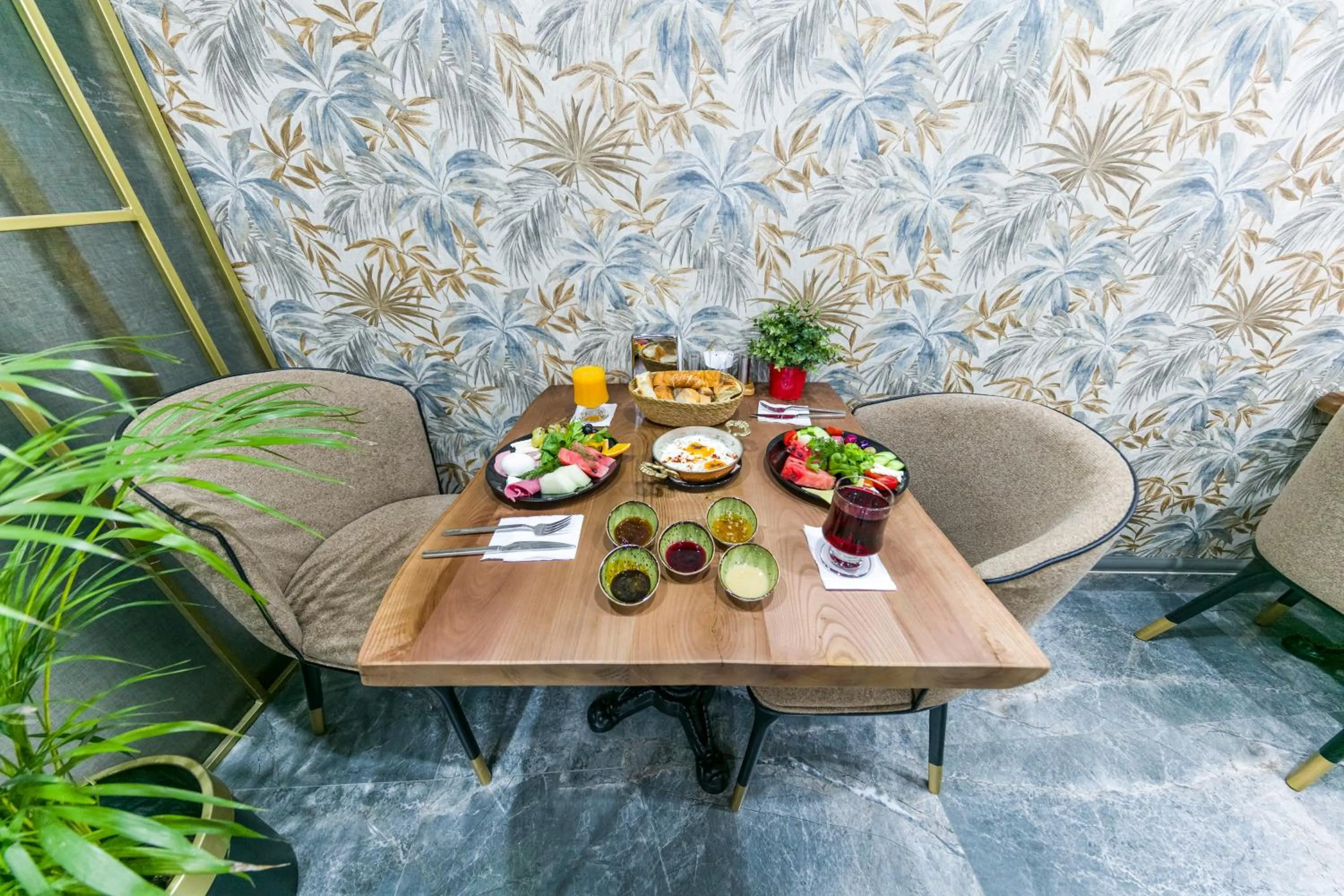 Breakfast in Golden Bazaar hotel