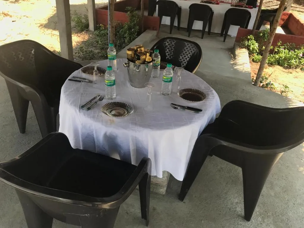 Restaurant/places to eat in Chan Beach Resort & Hotel