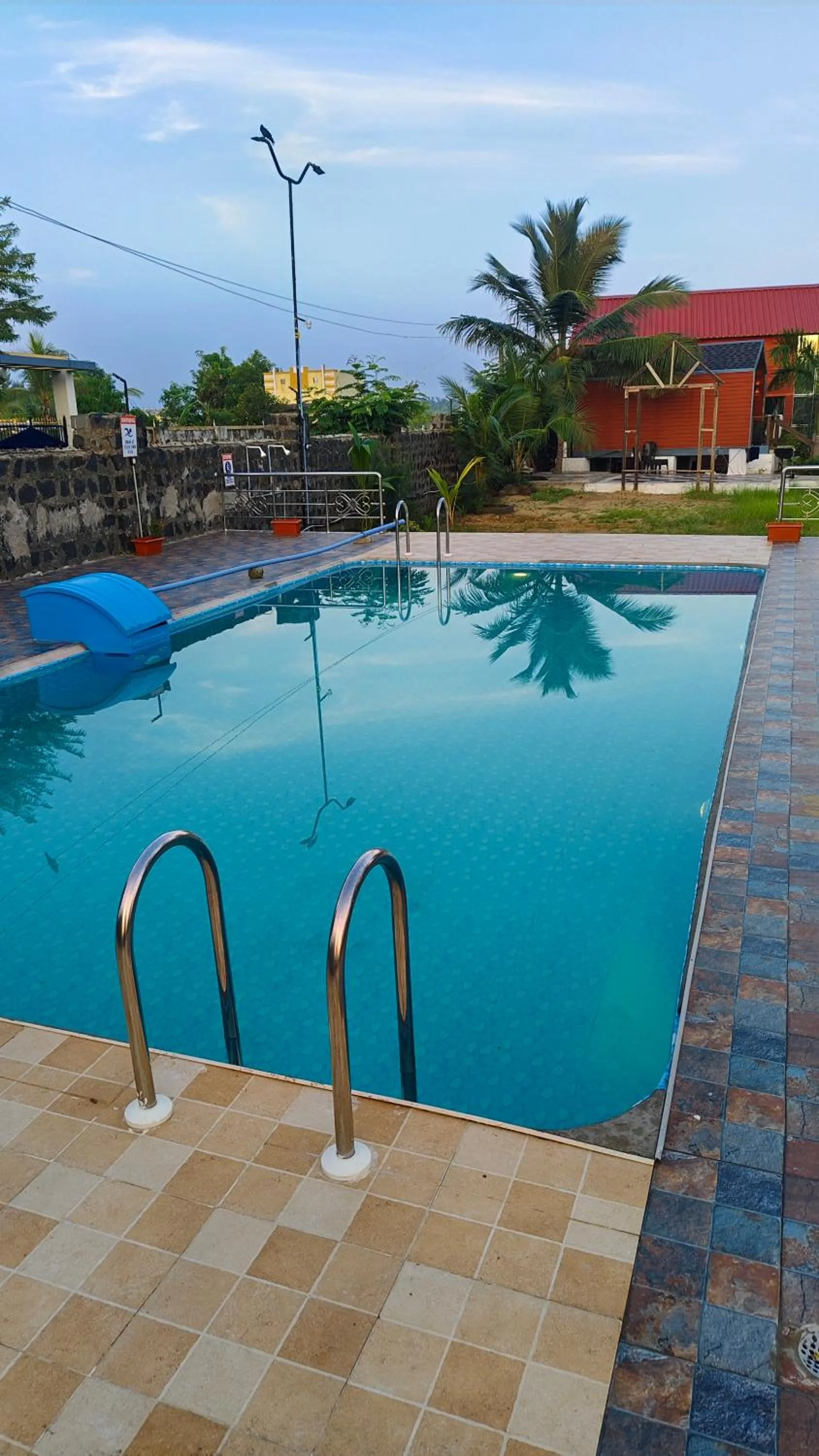 Swimming pool in Chan Beach Resort & Hotel