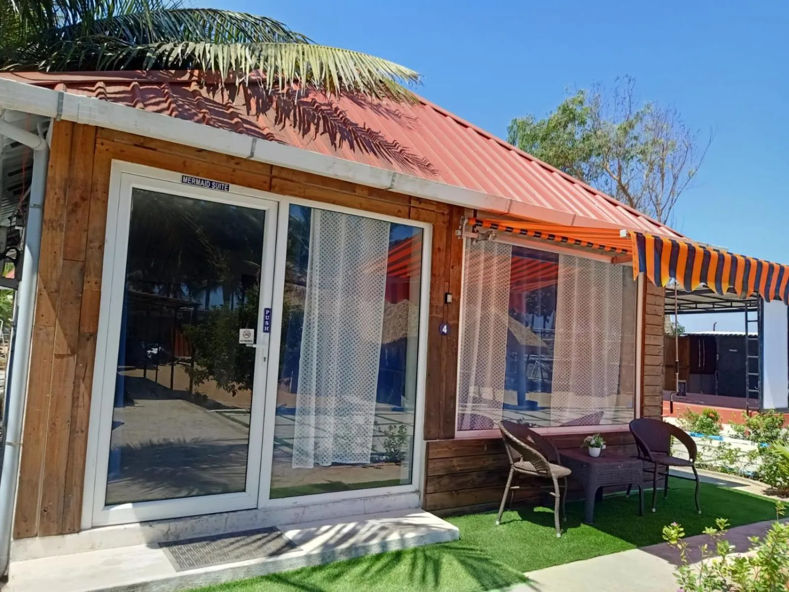 Property building in Chan Beach Resort & Hotel