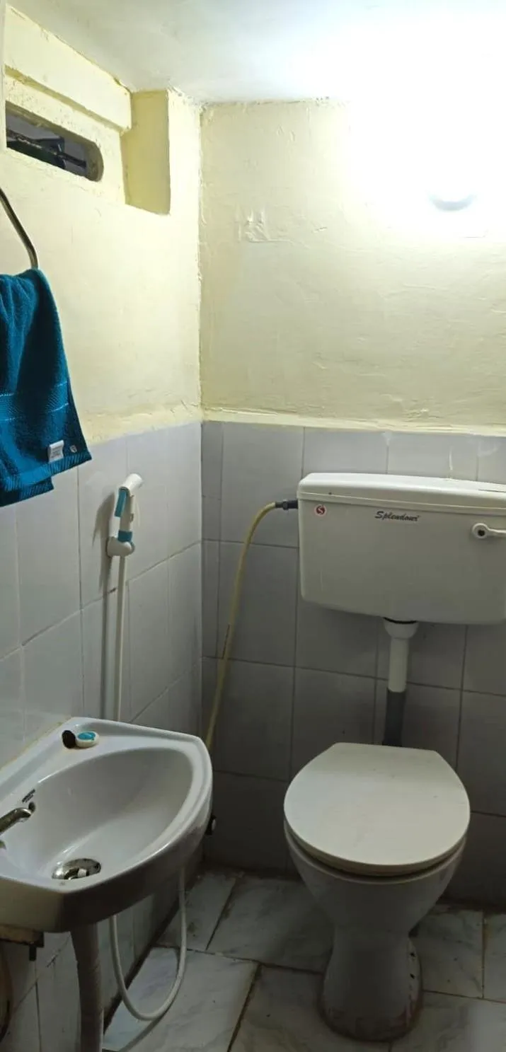 Toilet in Chan Beach Resort & Hotel