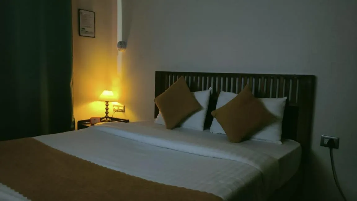 Photo of the whole room, Bed in Chan Beach Resort & Hotel