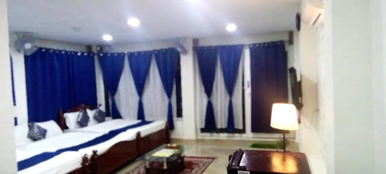 Photo of the whole room, Bed in Chan Beach Resort & Hotel