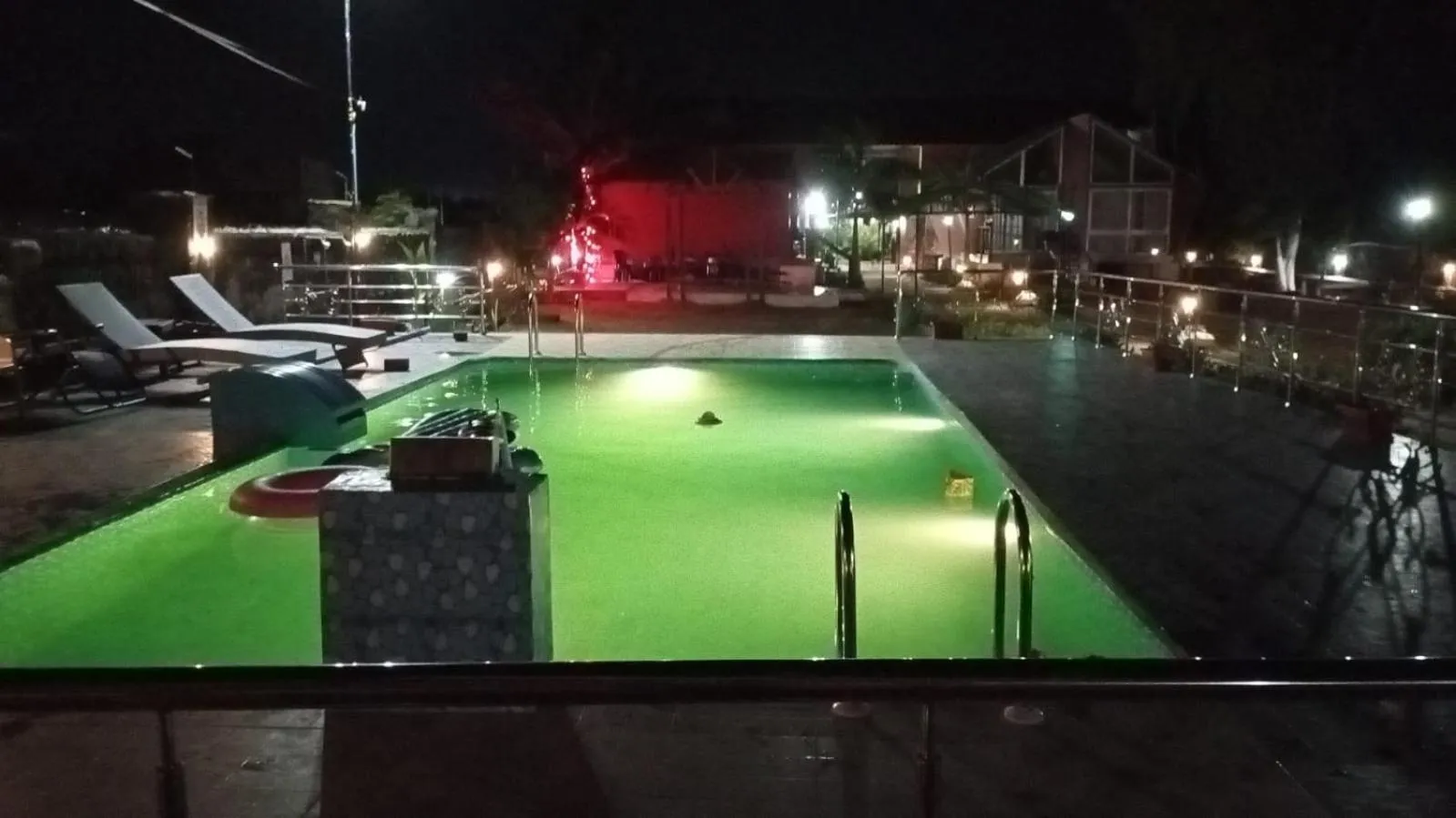 Swimming pool in Chan Beach Resort & Hotel