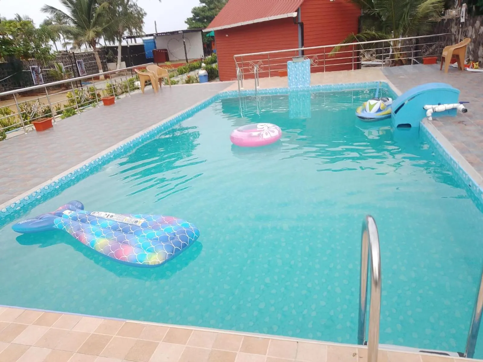 Swimming pool in Chan Beach Resort & Hotel