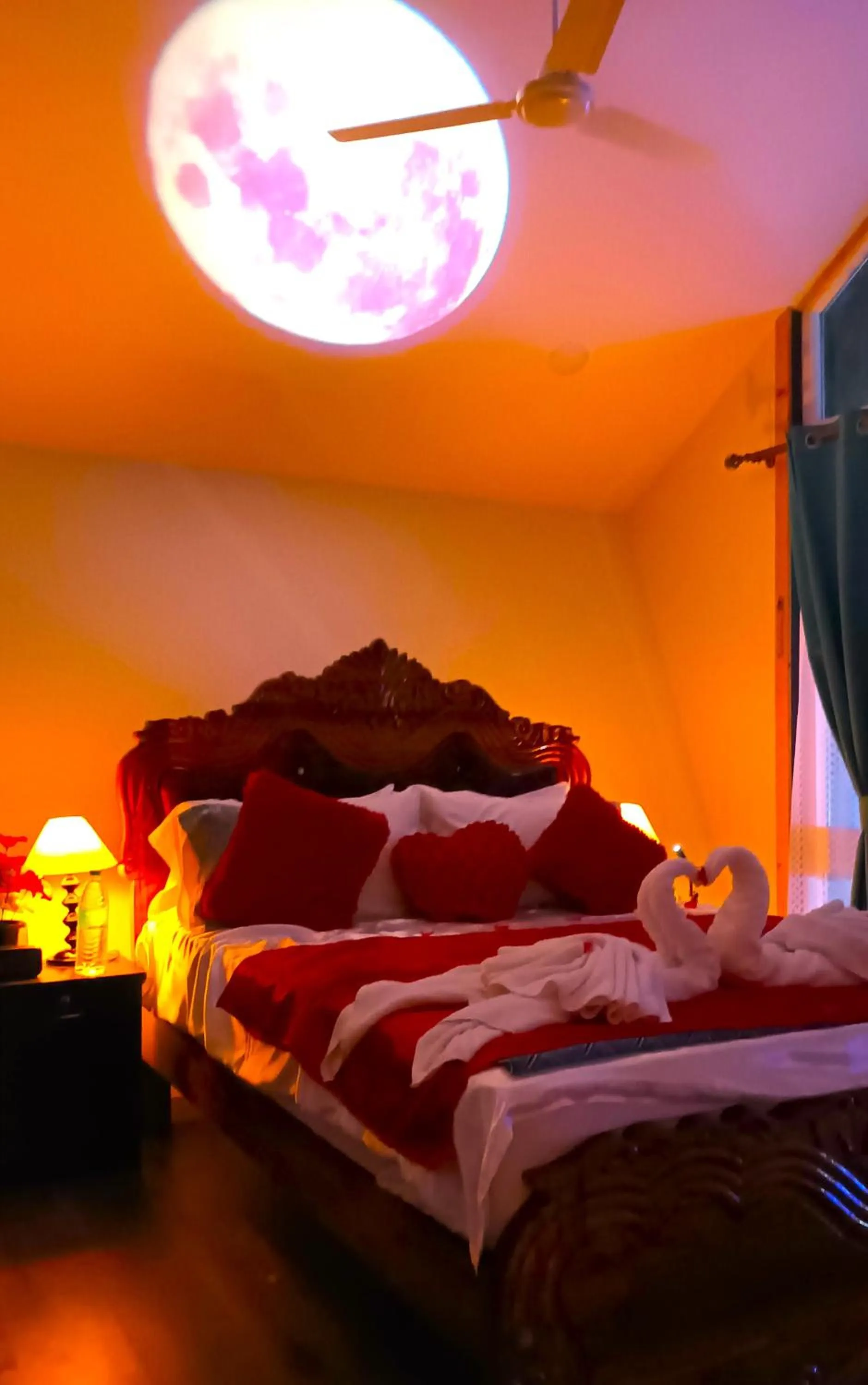 Photo of the whole room, Bed in Chan Beach Resort & Hotel