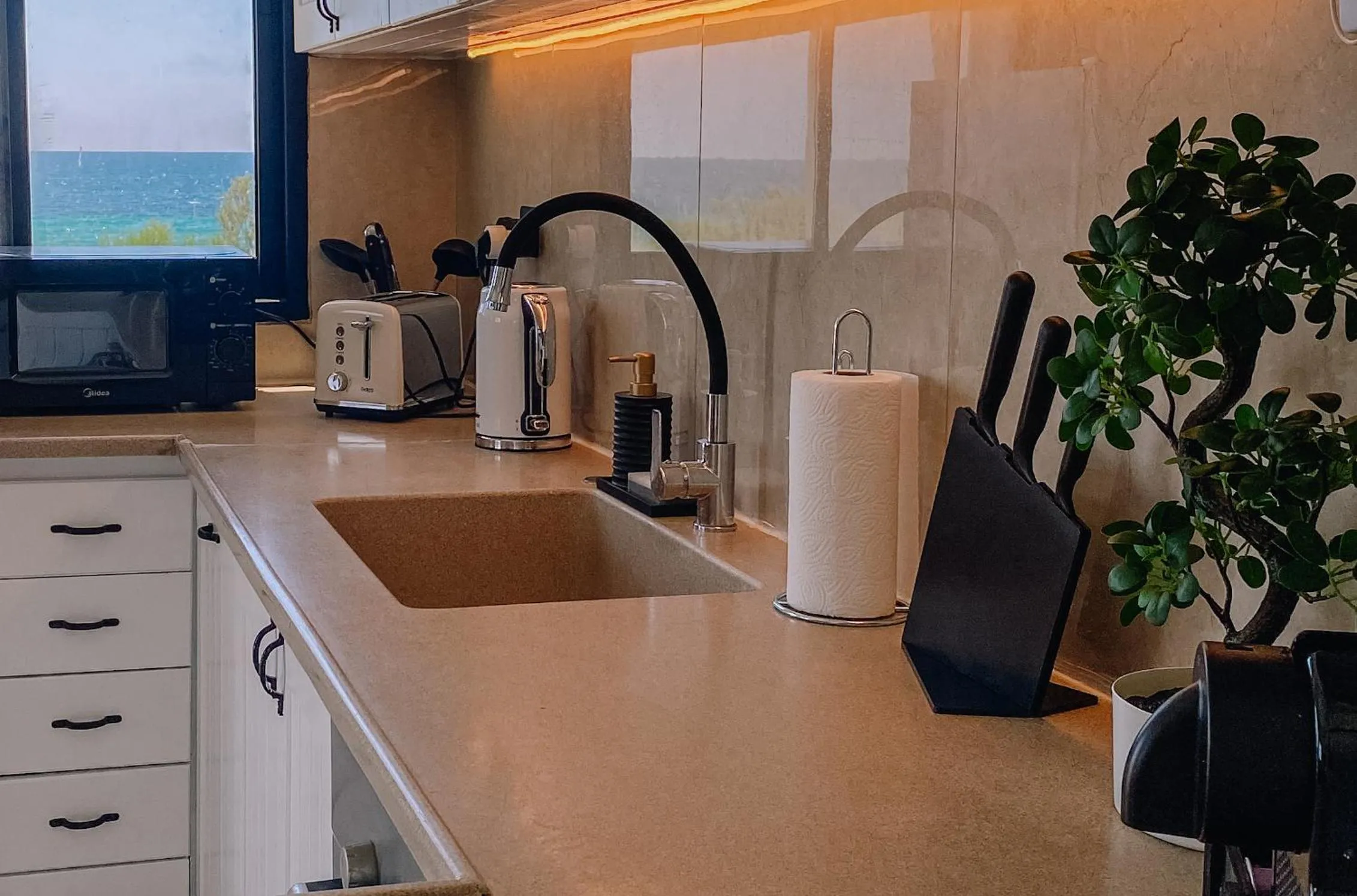 Coffee/tea facilities in GW951 Gugel Waves Amazing Seaview Apartments