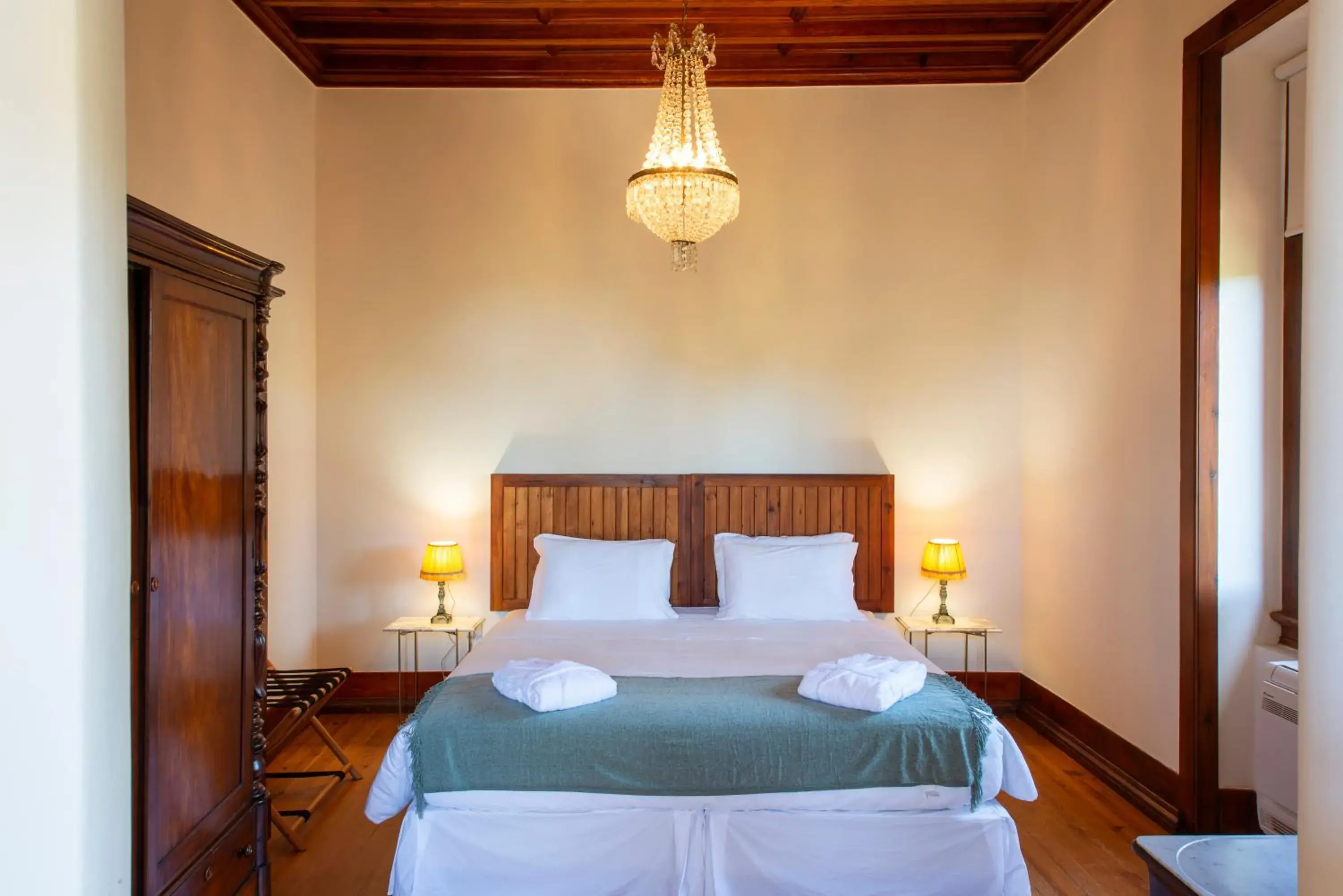 Superior Queen Suite with Garden View in Chalet Ficalho Superior Queen Suite with Garden View in Chalet Ficalho