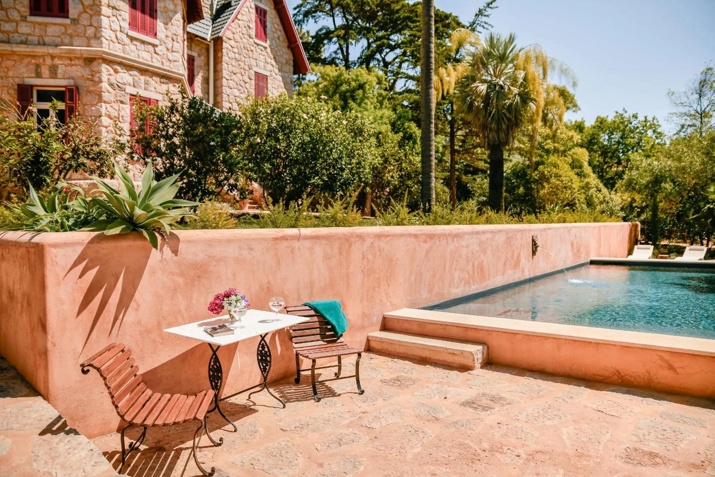 Property building in Chalet Ficalho