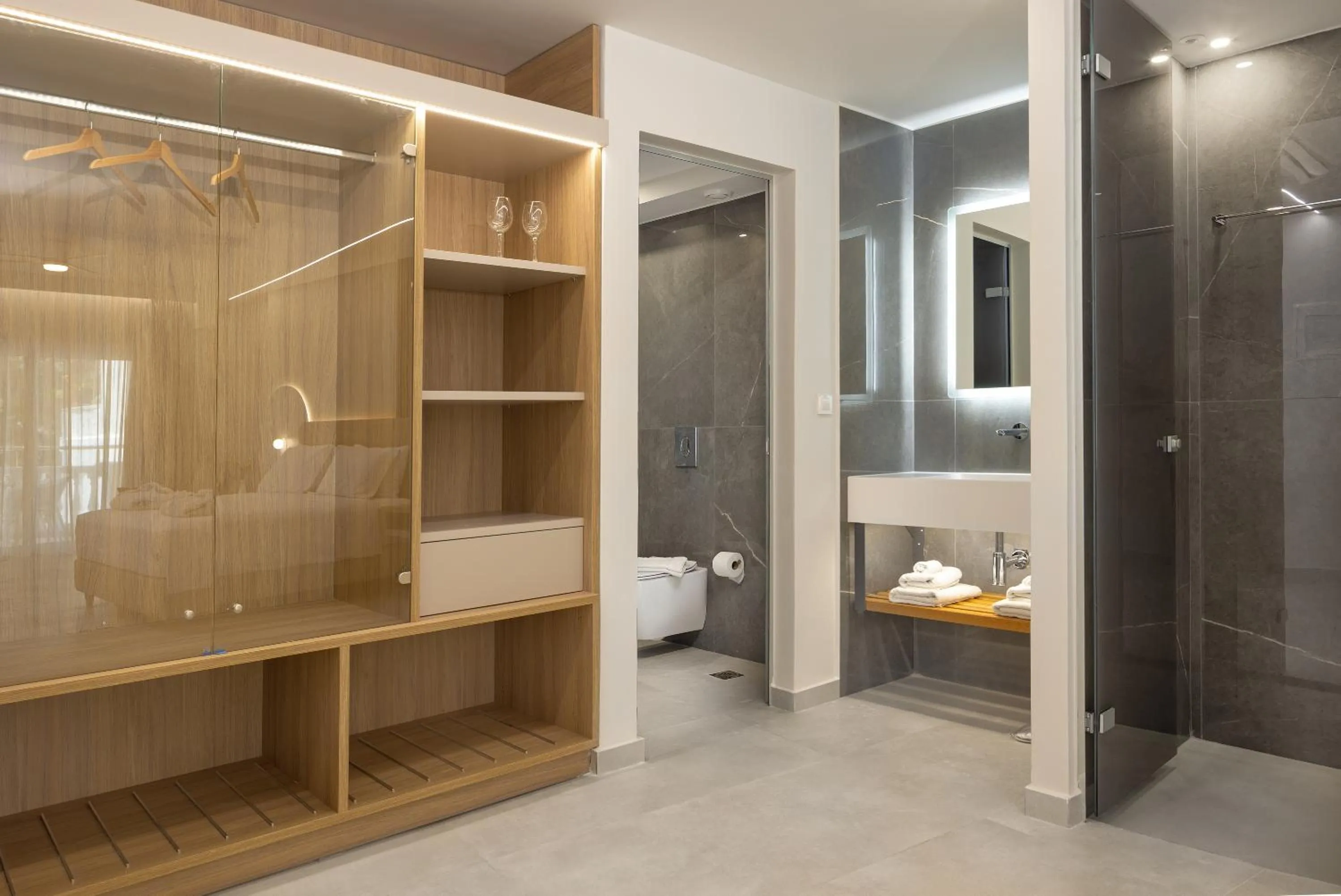 Shower in Epavli Grace Hotel