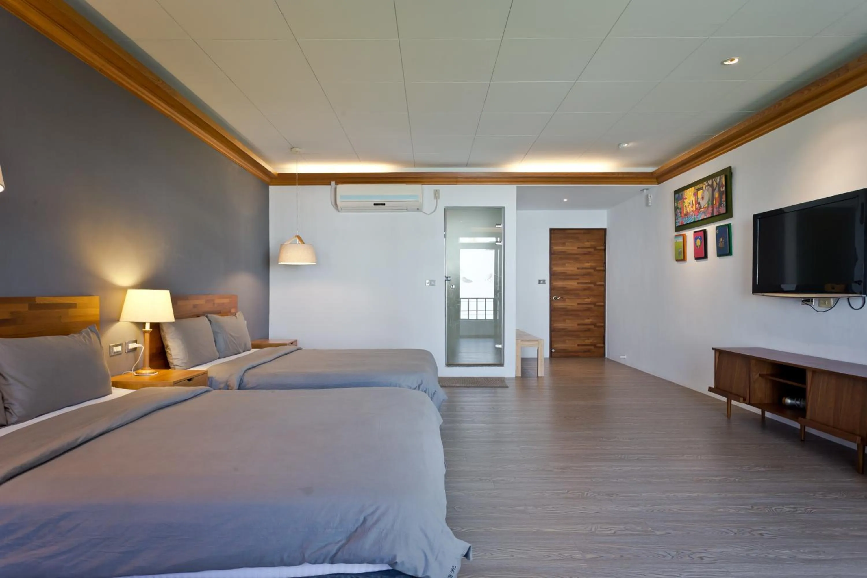 Shower, Bed in Kenting Cozy B&B