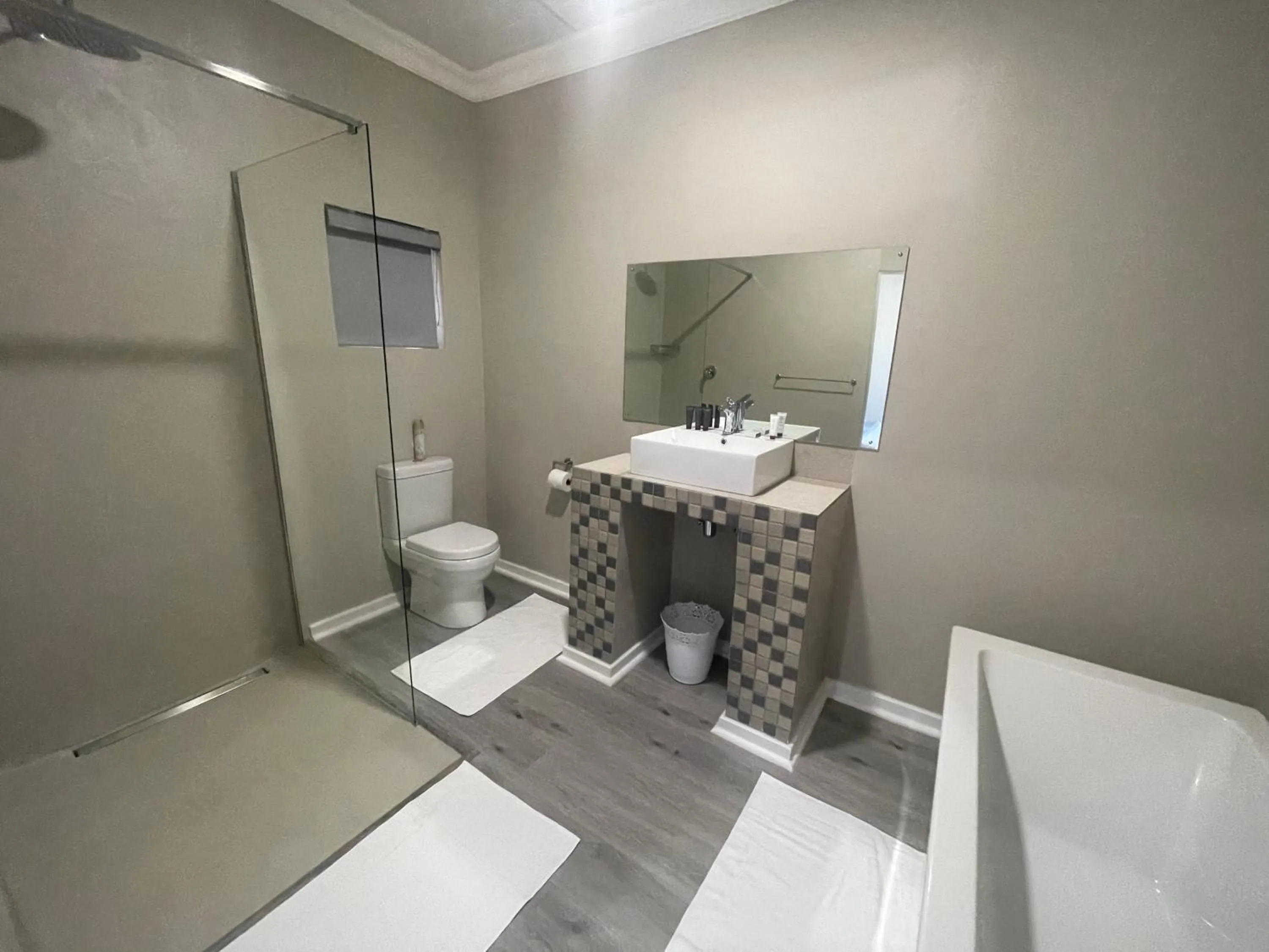 Bathroom in Grants Hill Inn