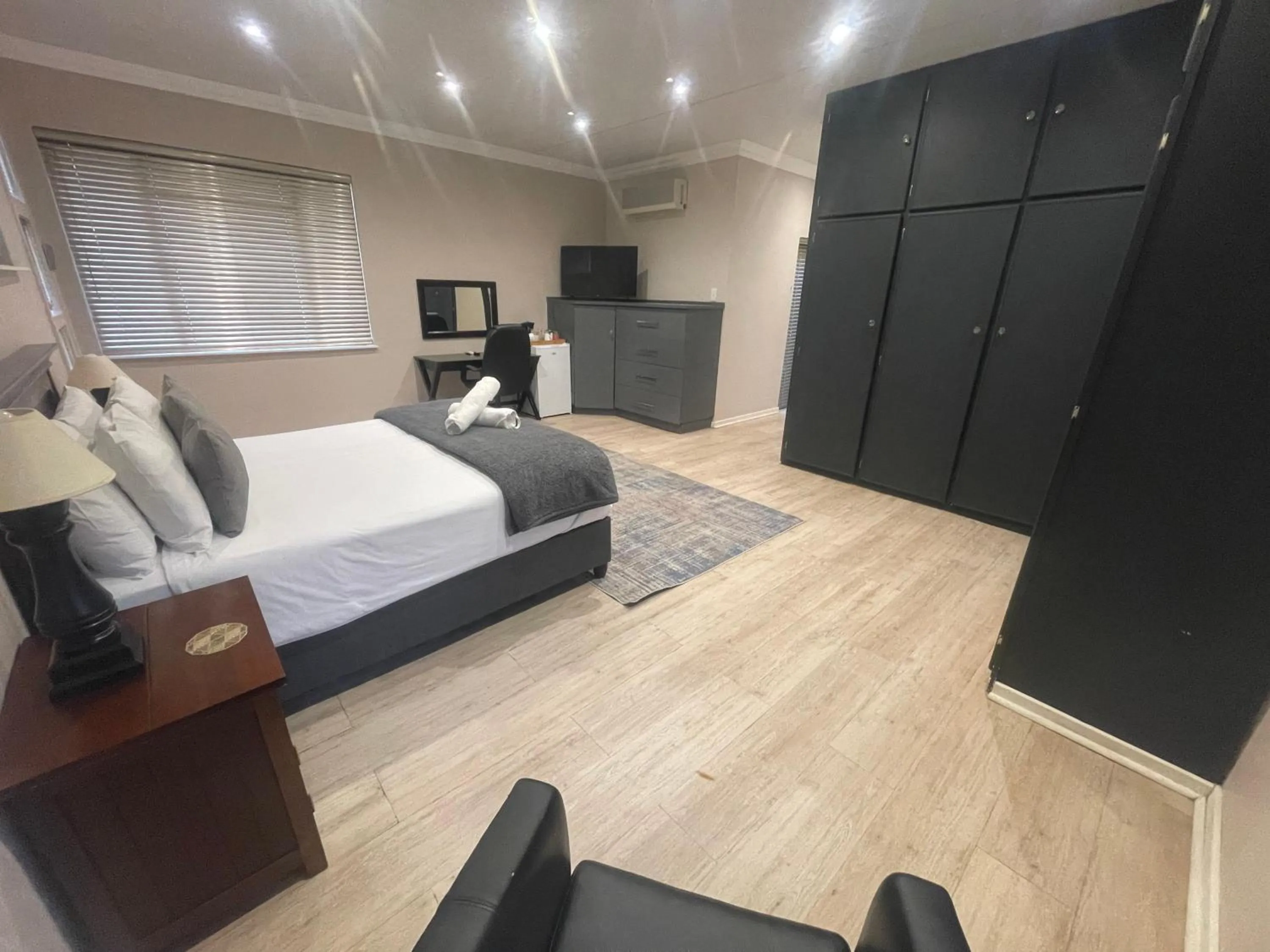 Bedroom, Bed in Grants Hill Inn