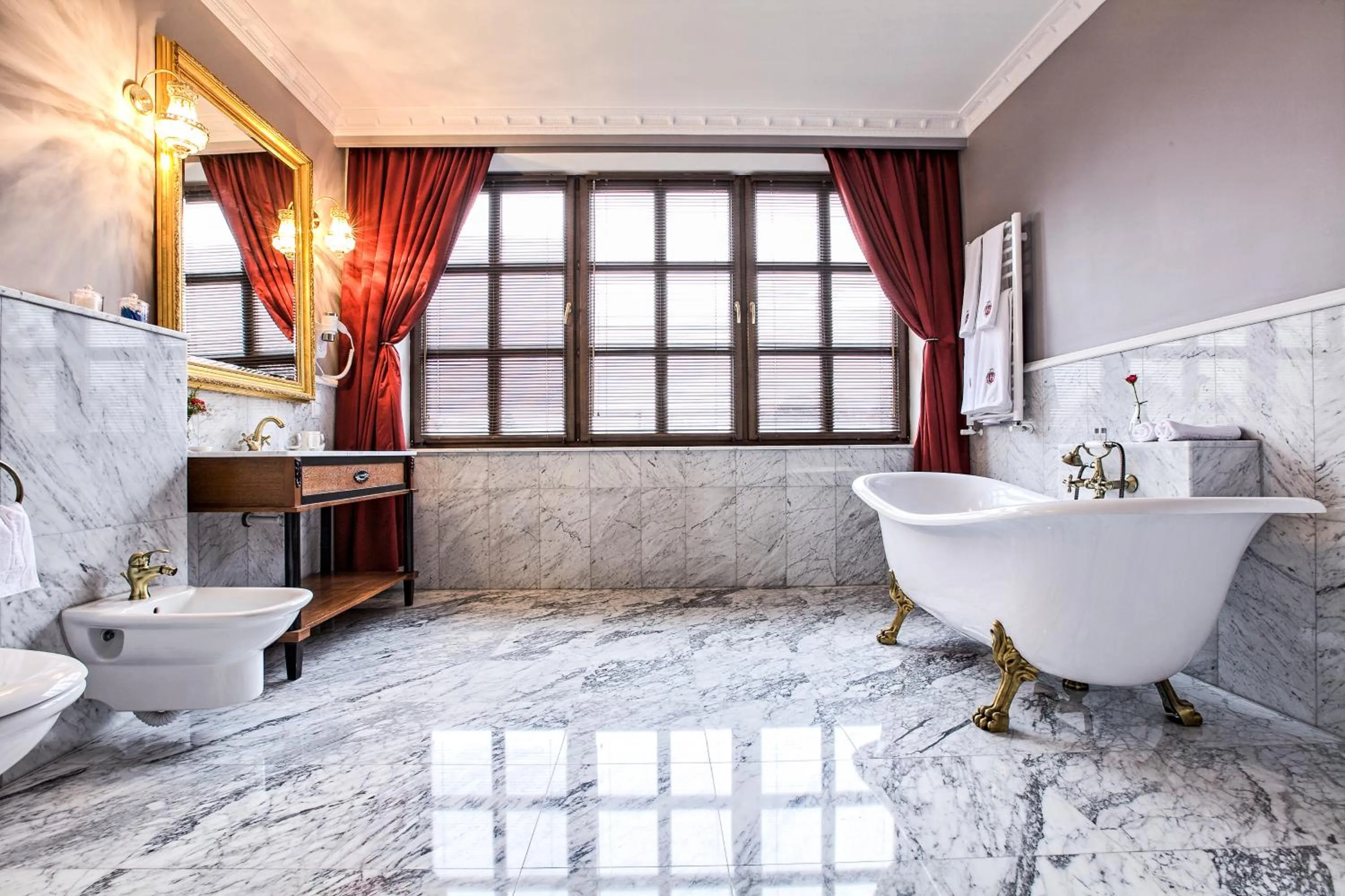 Toilet in Hotel Jarosław