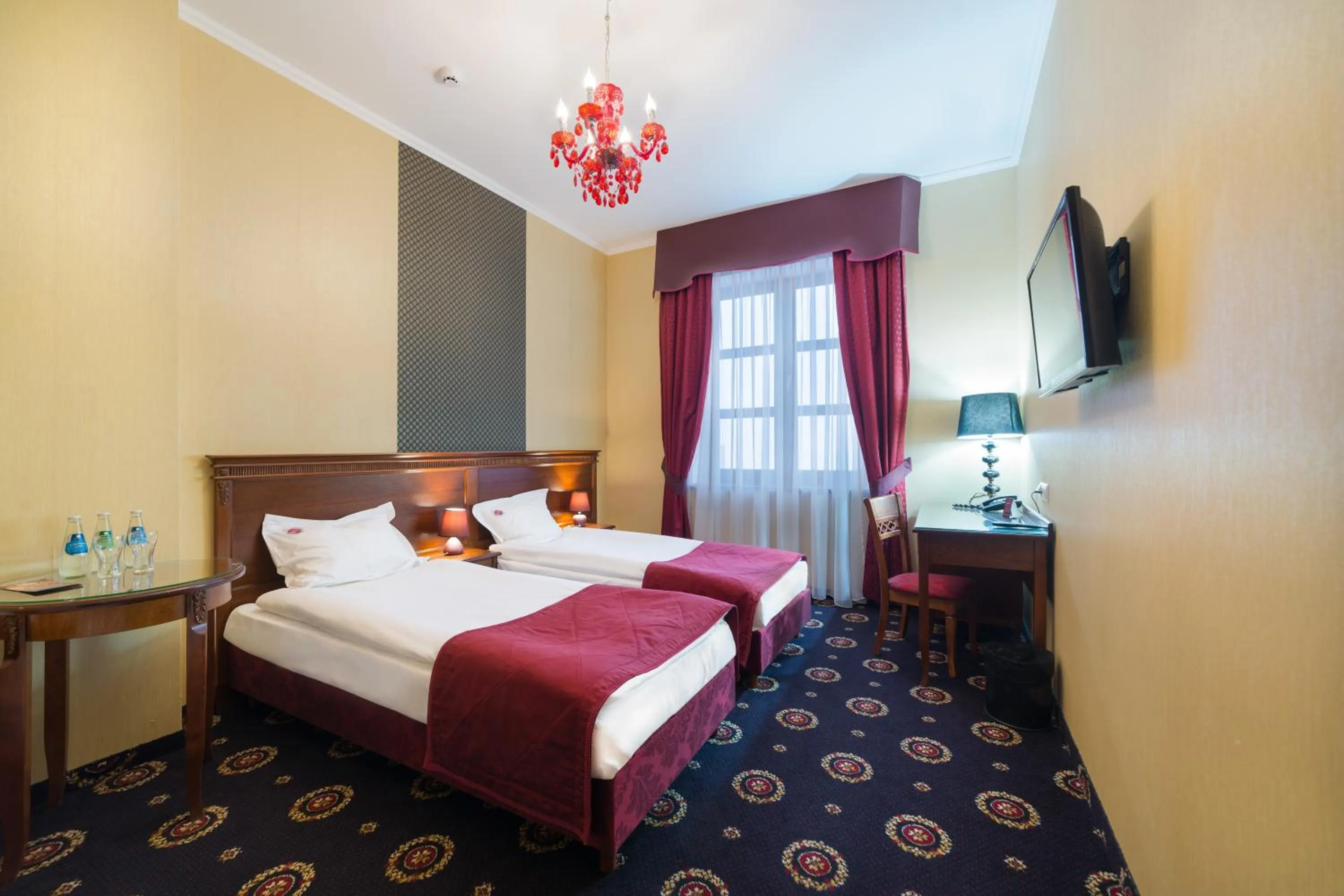 TV and multimedia, Bed in Hotel Jarosław