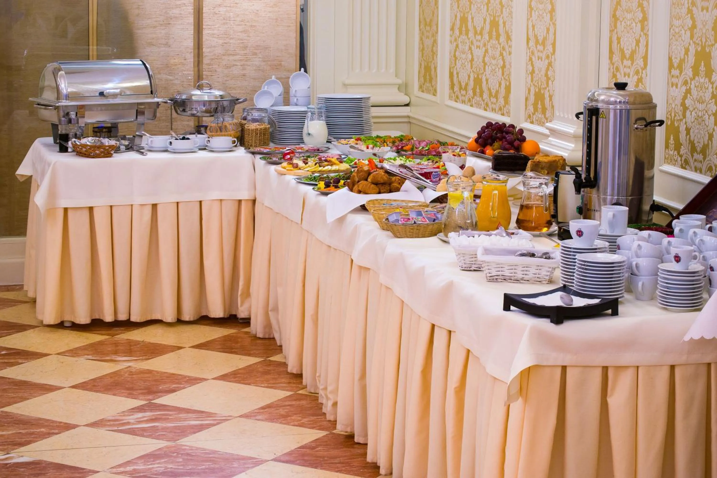 Coffee/tea facilities in Hotel Jarosław