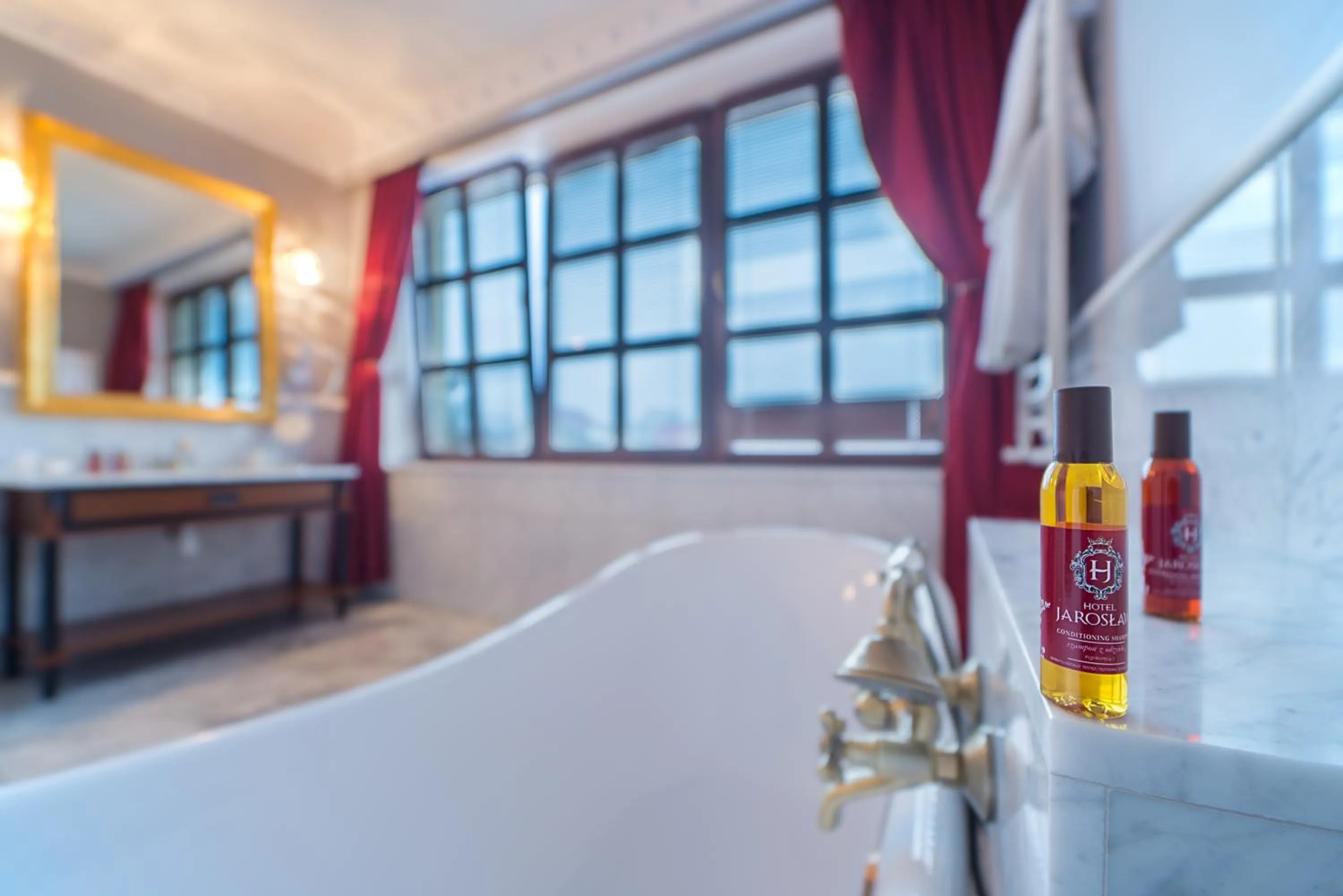 Photo of the whole room in Hotel Jarosław