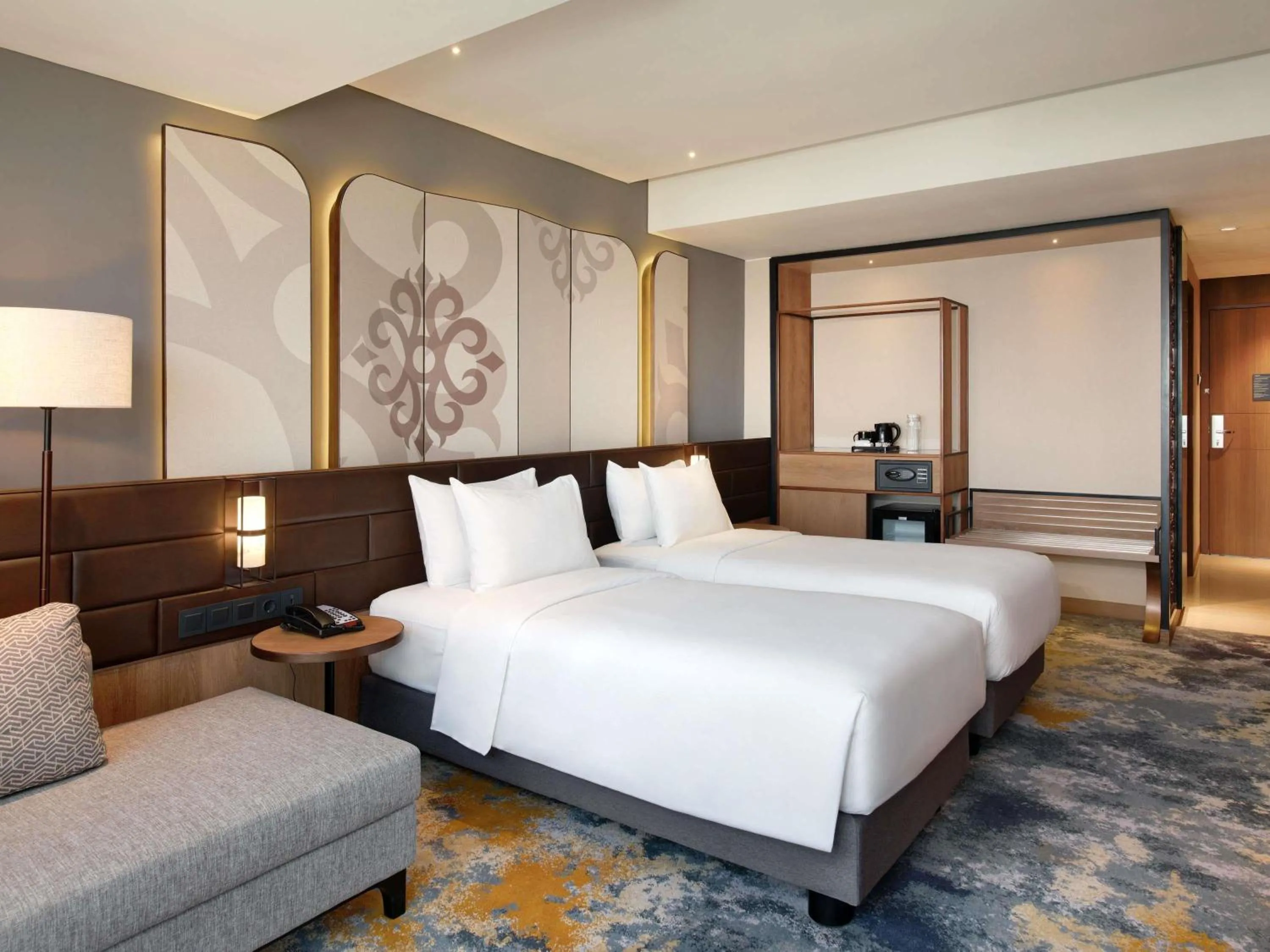 Deluxe Twin Room in Mercure Pangkalan Bun