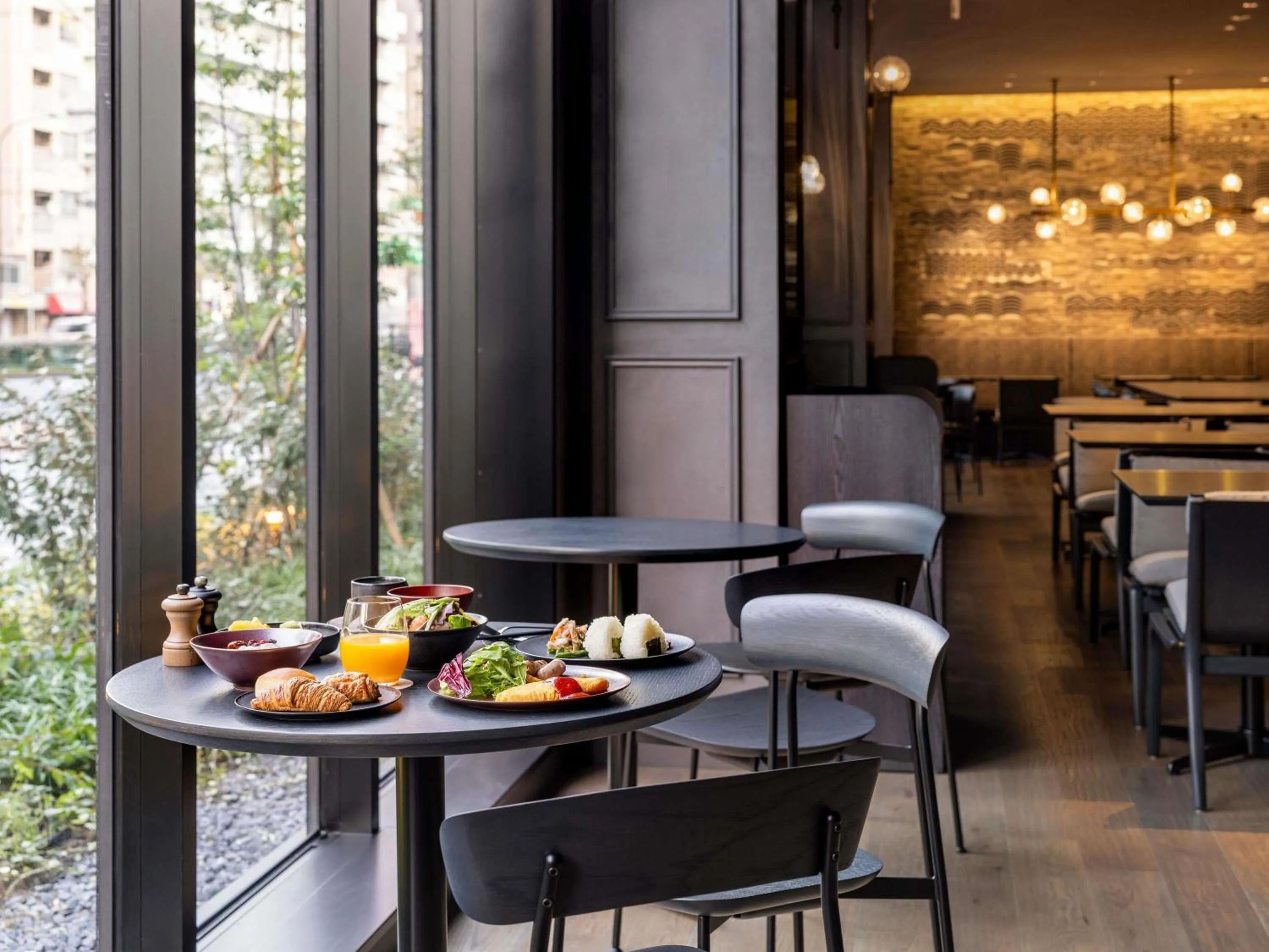 Restaurant/places to eat in Mercure Tokyo Haneda Airport